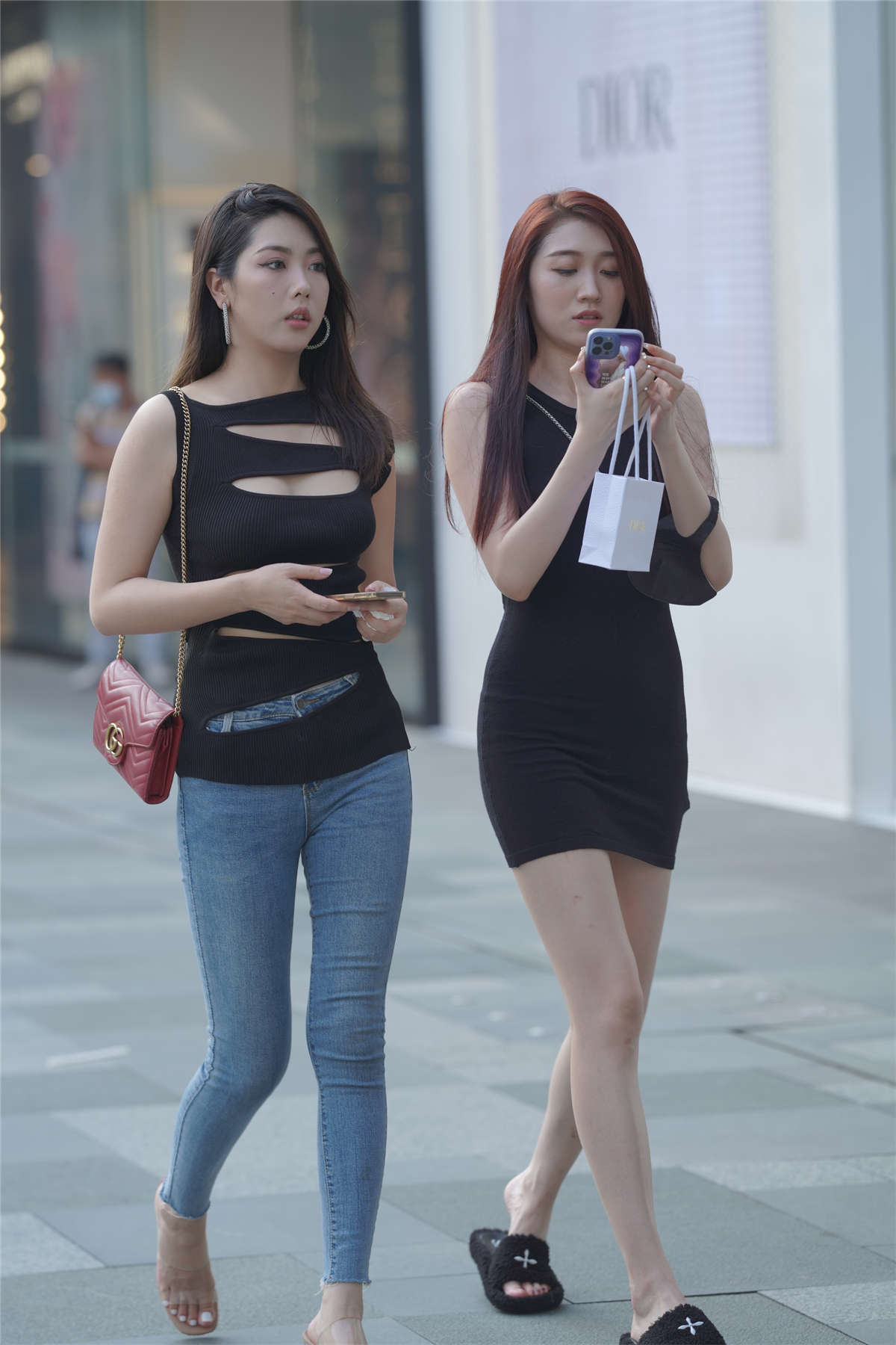 简单的牛仔裤搭配-日更街拍