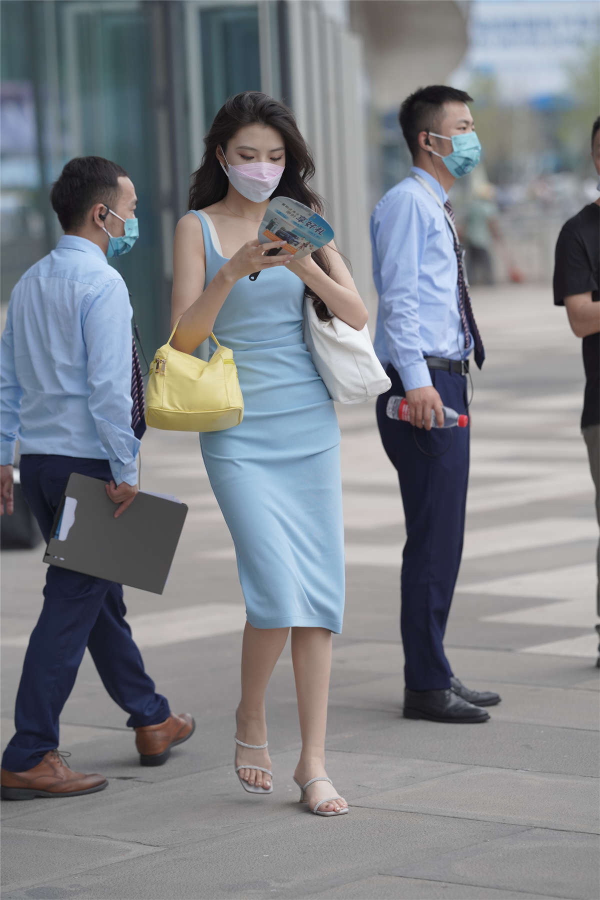 图片[2]-柔美蓝色修身裙-日更街拍