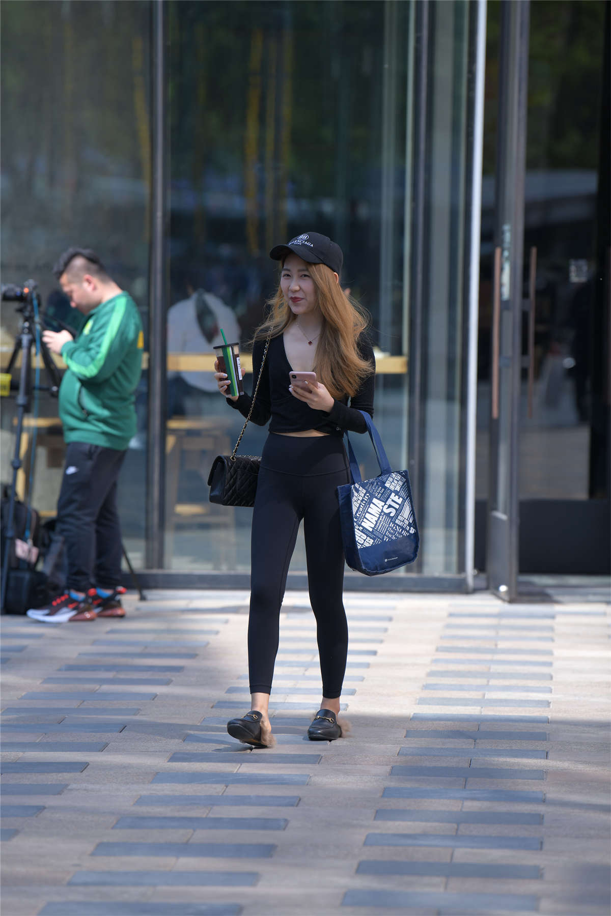 图片[2]-黑色系更显白-日更街拍