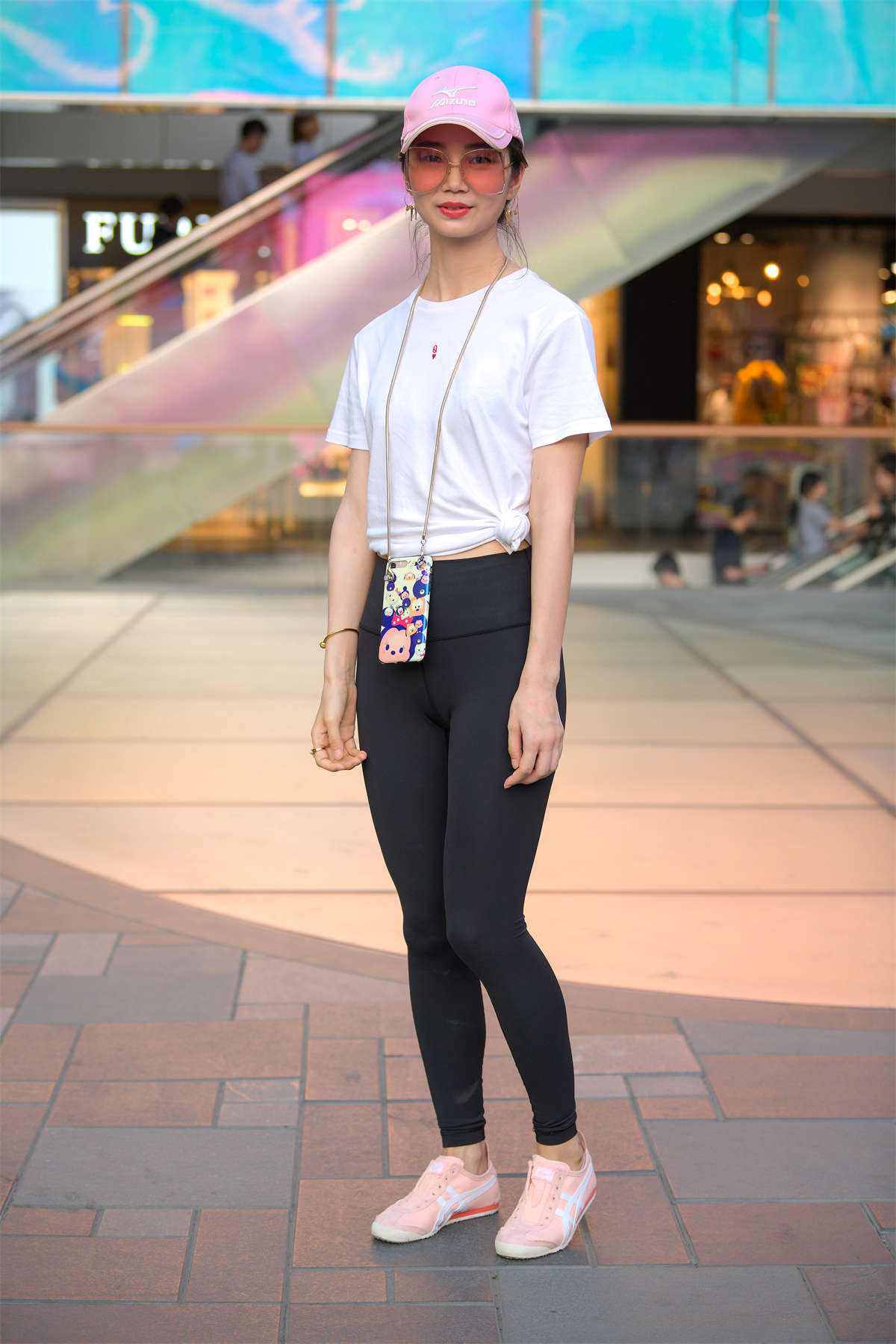 图片[2]-黑白搭配瑜伽运动装-日更街拍