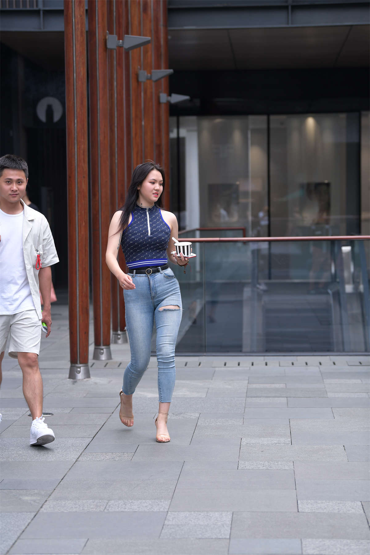 图片[2]-牛仔装好身材-日更街拍