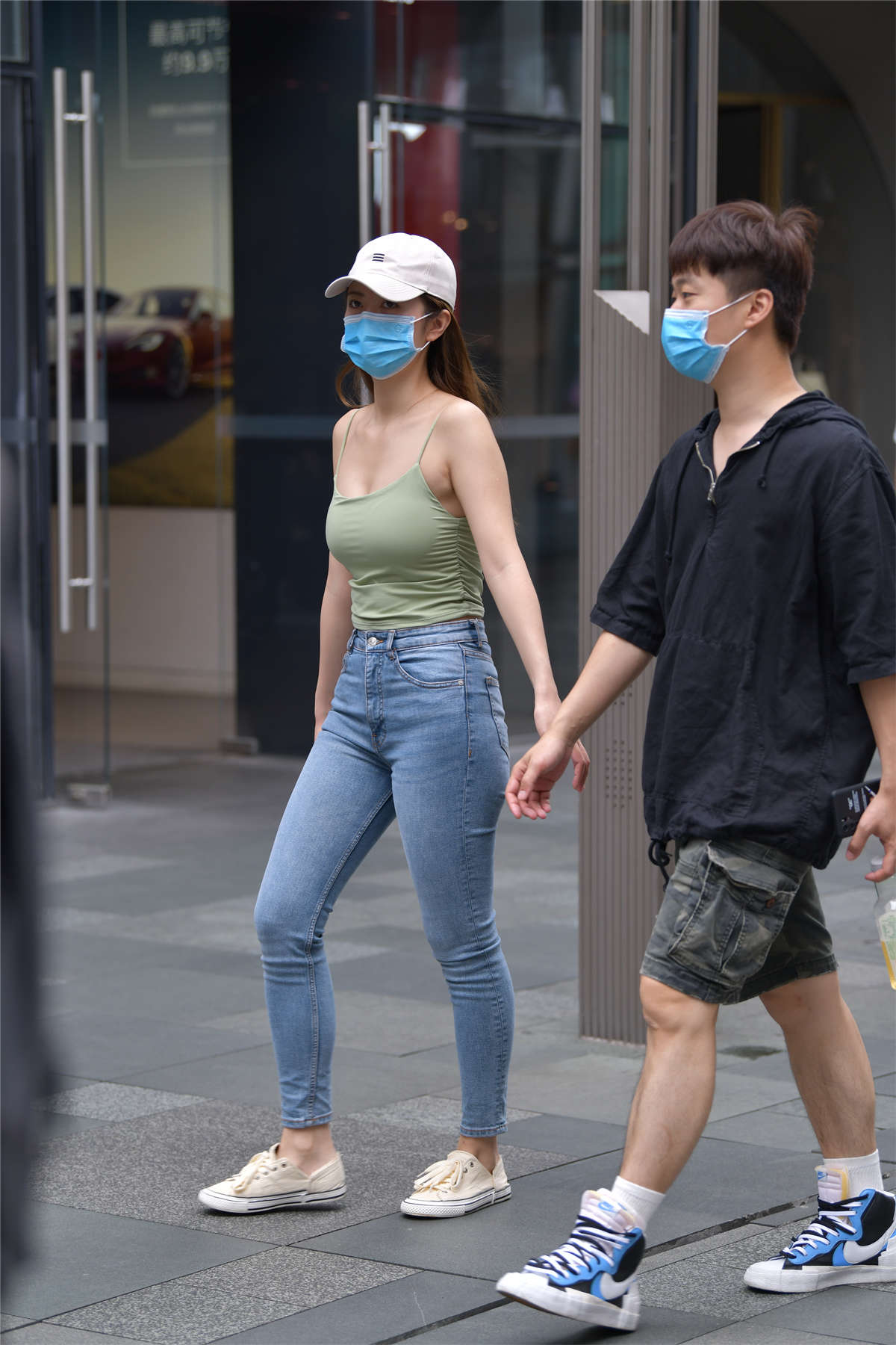 图片[2]-清爽背心牛仔裤-日更街拍