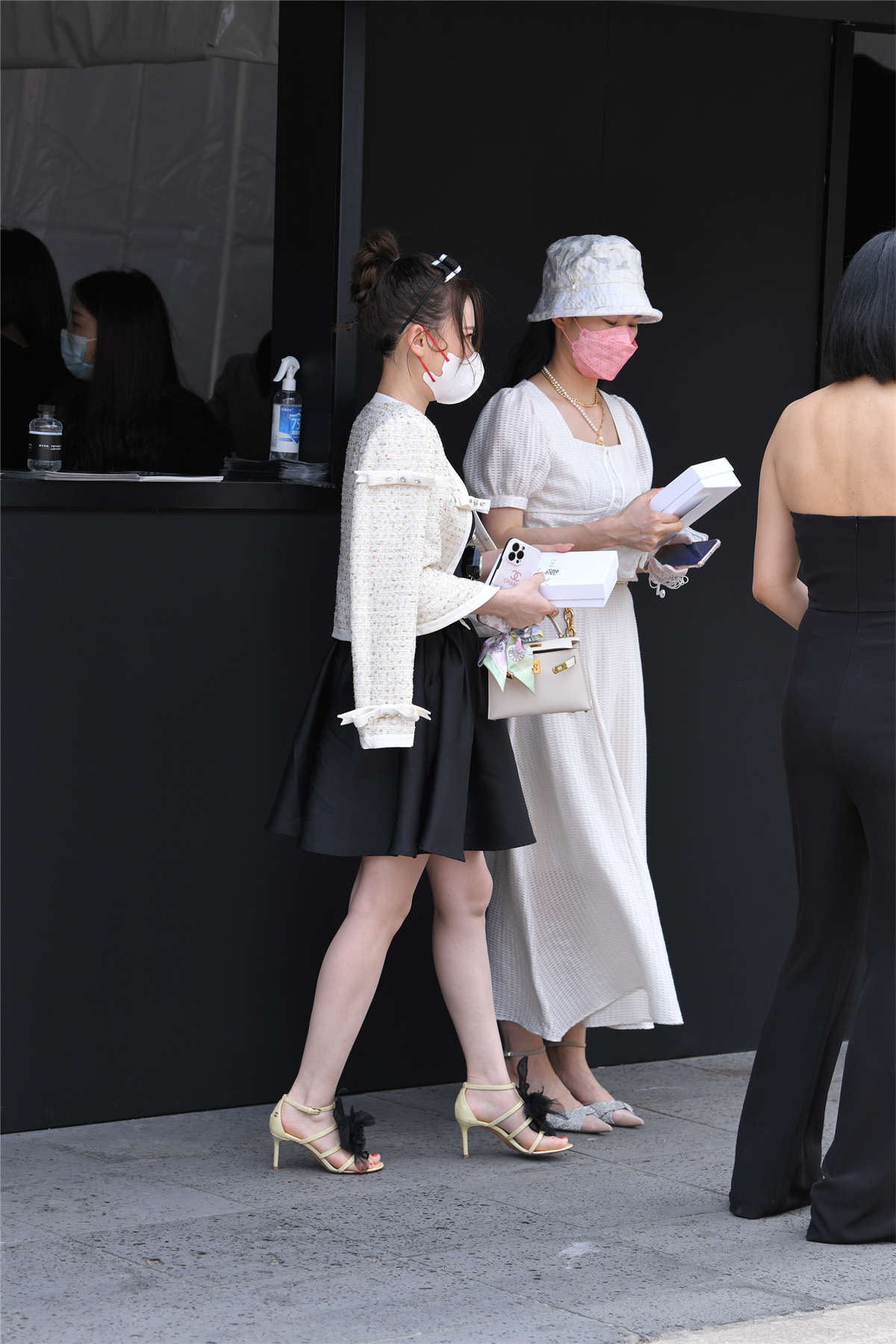 图片[2]-大气黑白搭配-日更街拍