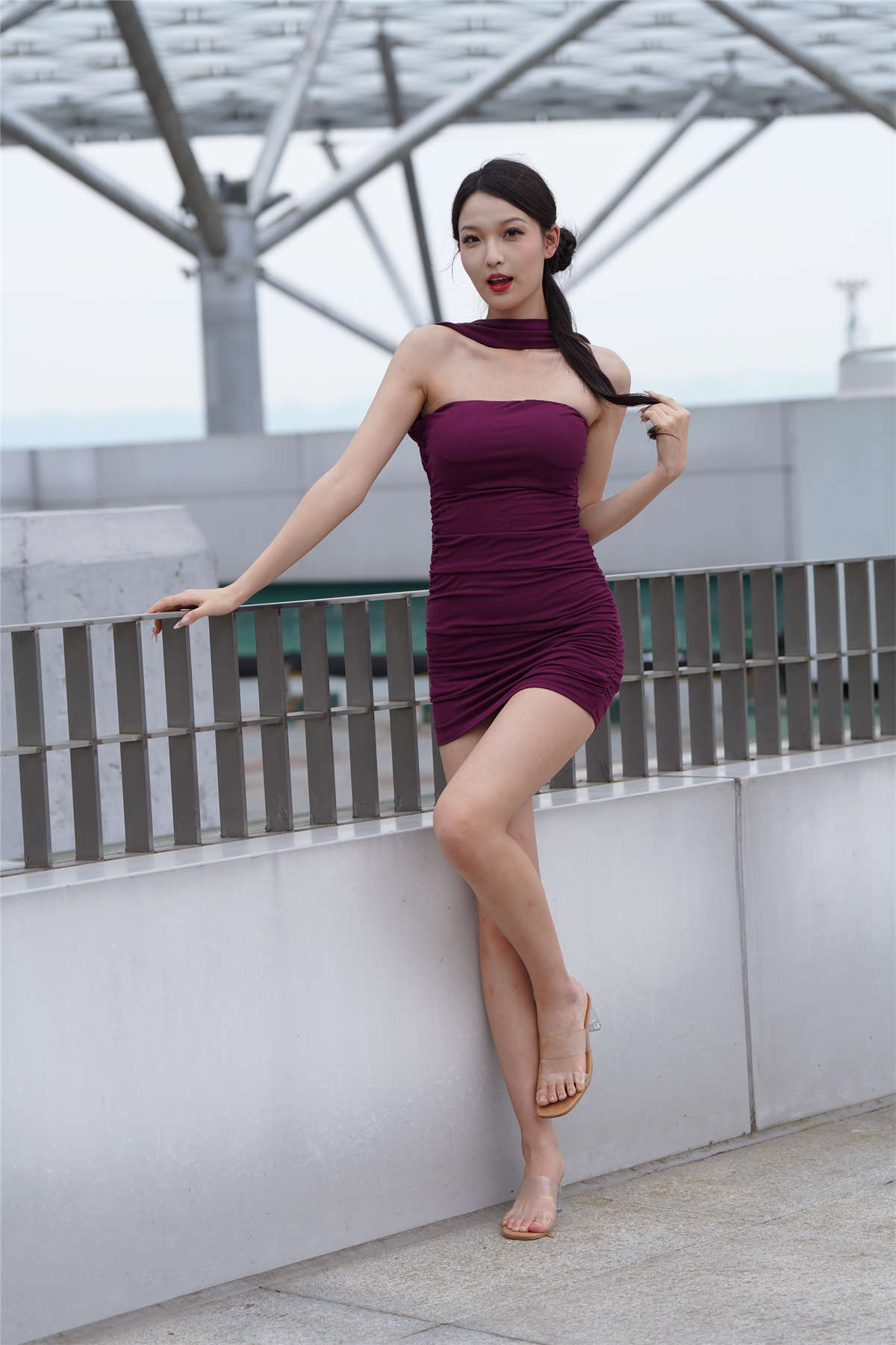 图片[2]-红色修身短裙-日更街拍