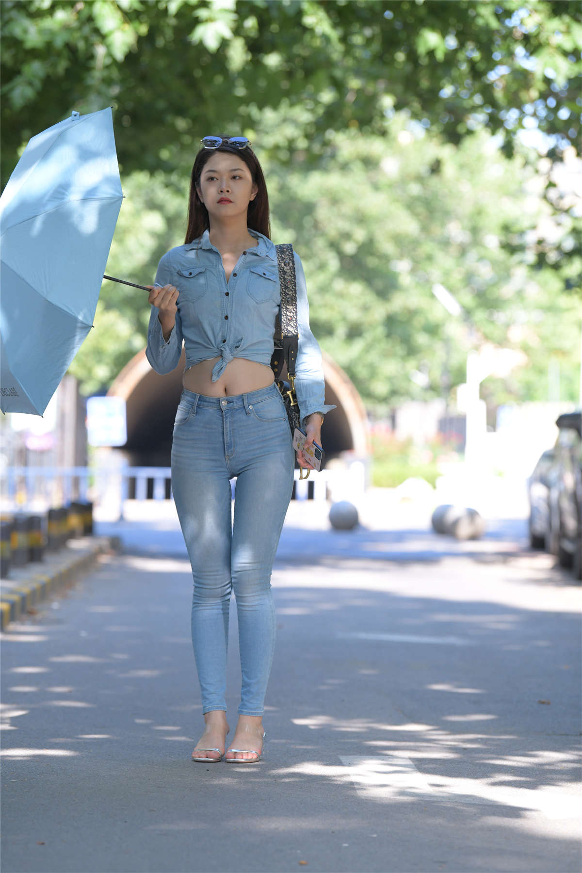 图片[2]-[魔镜原创摄影]一始街拍作品 只能等-日更街拍