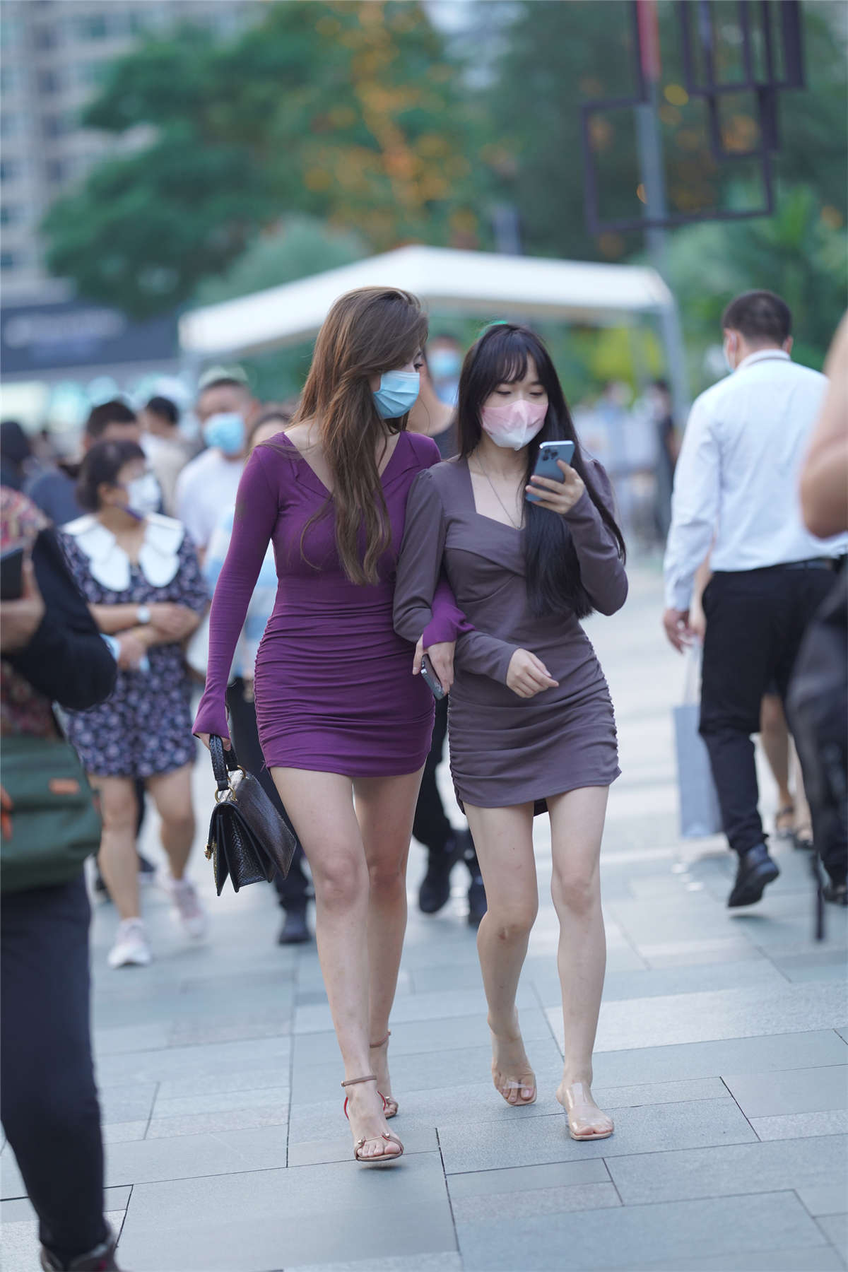 图片[2]-紫色修身裙-日更街拍