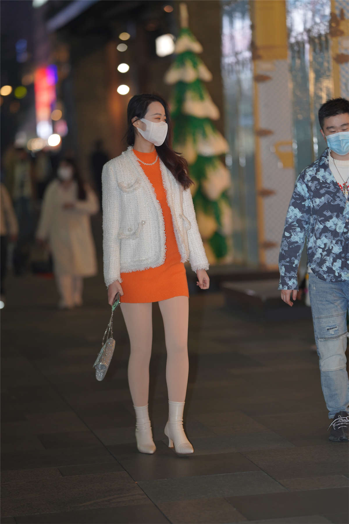 图片[2]-气质包臀裙美女-日更街拍