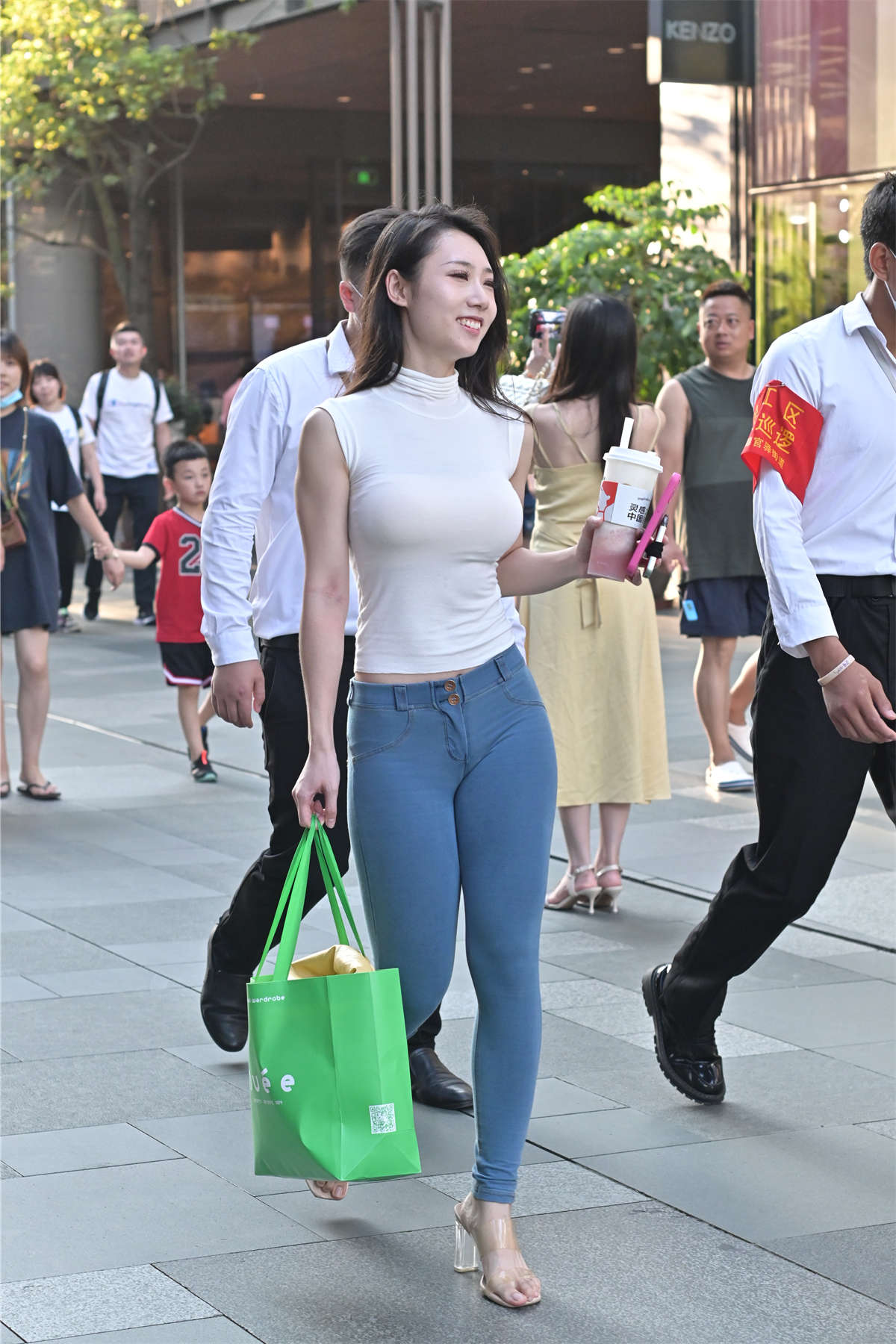 图片[2]-飒爽紧身搭配-日更街拍