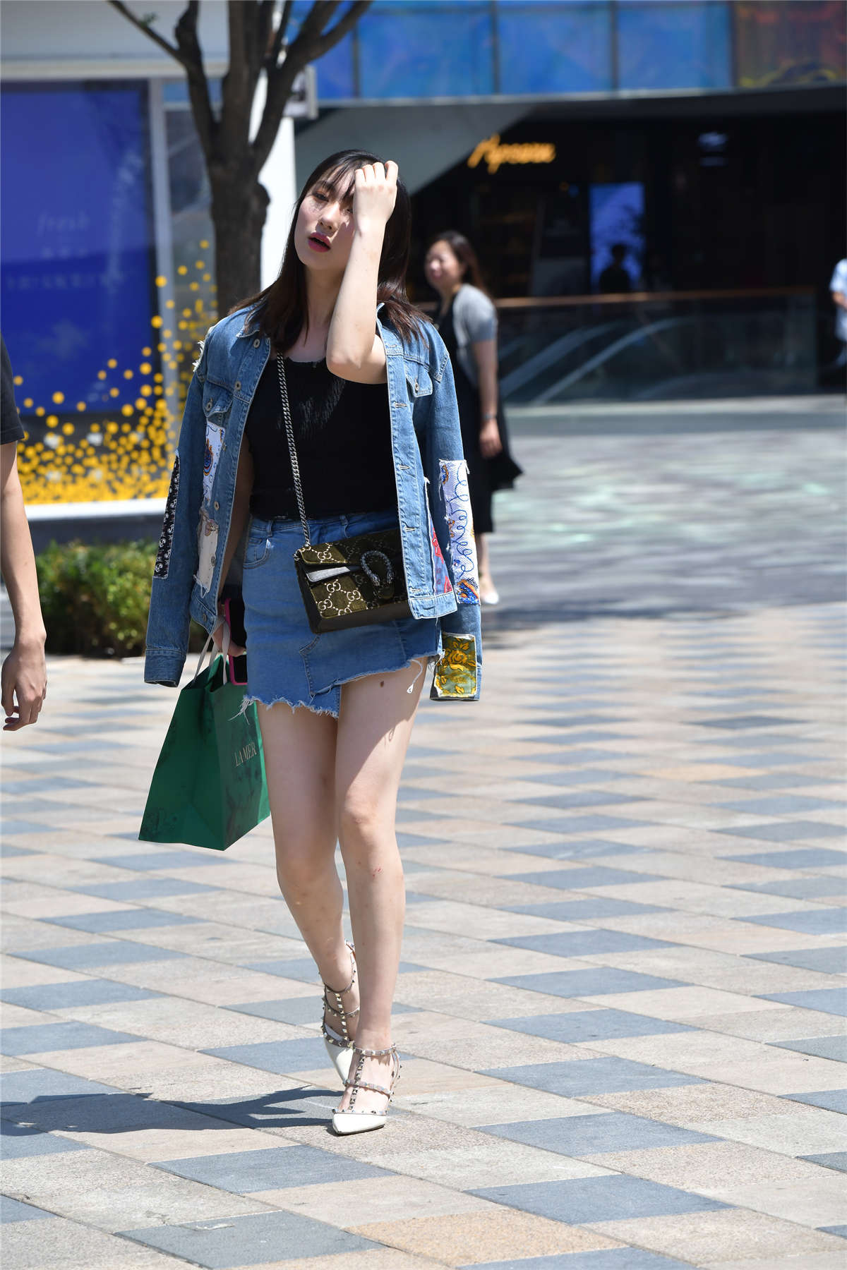 图片[2]-牛仔装青春减龄-日更街拍