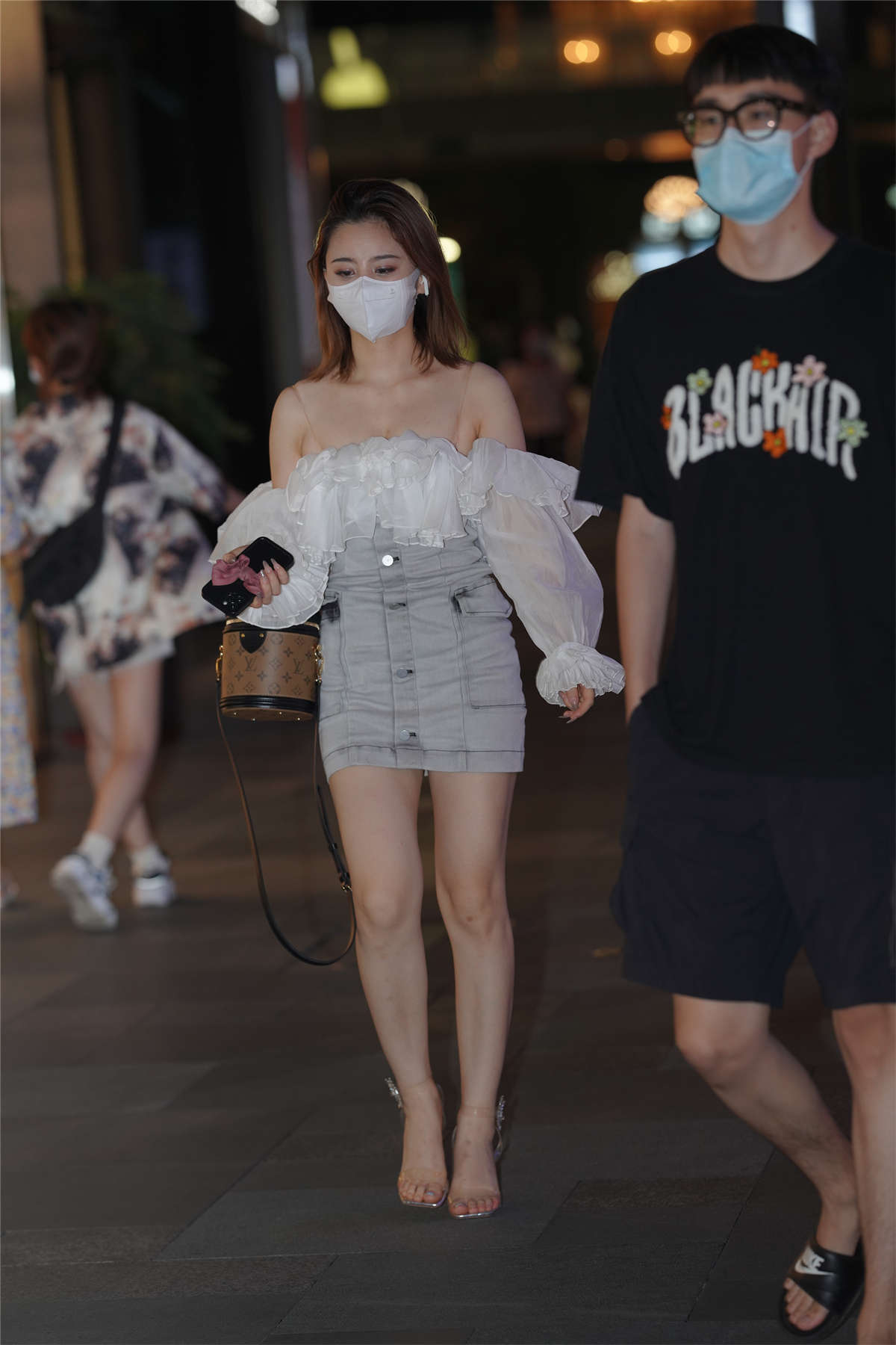 图片[2]-露背装牛仔裙-日更街拍