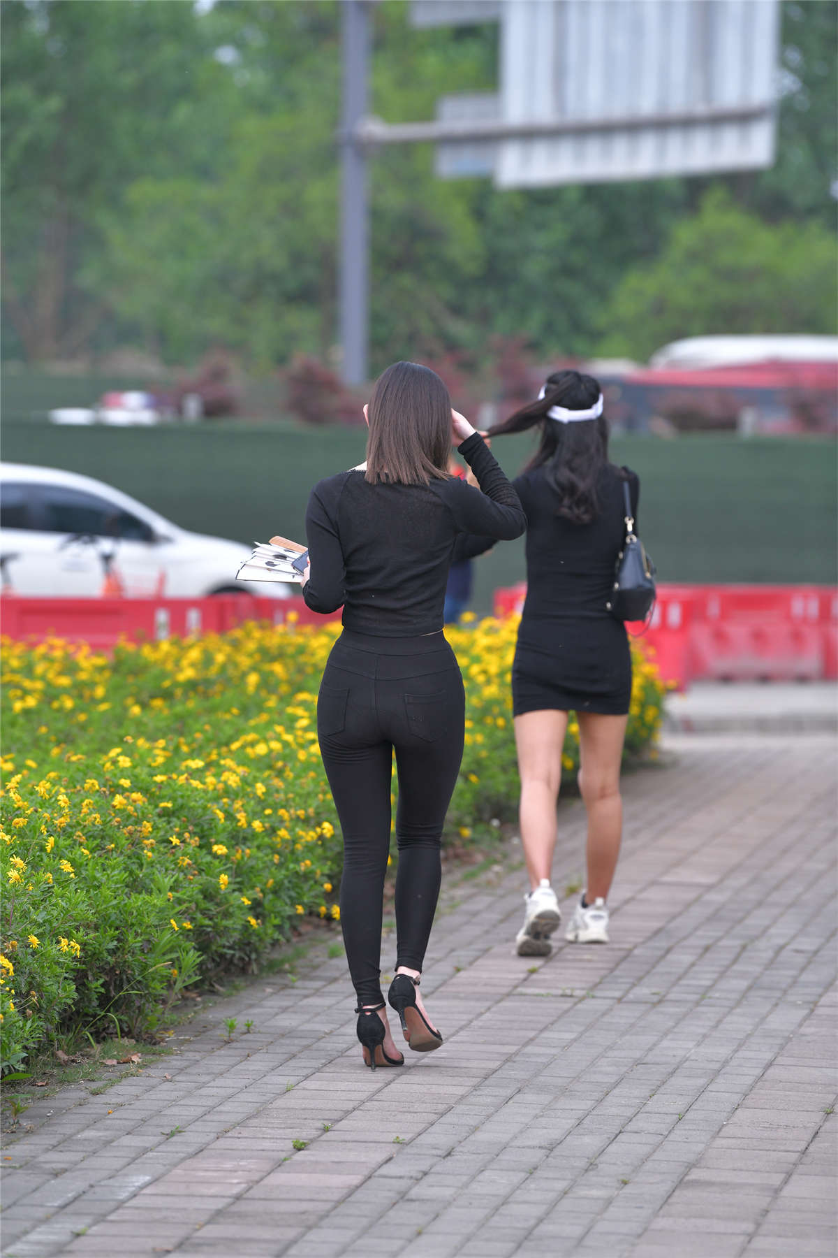 图片[2]-古典风紧身搭配-日更街拍