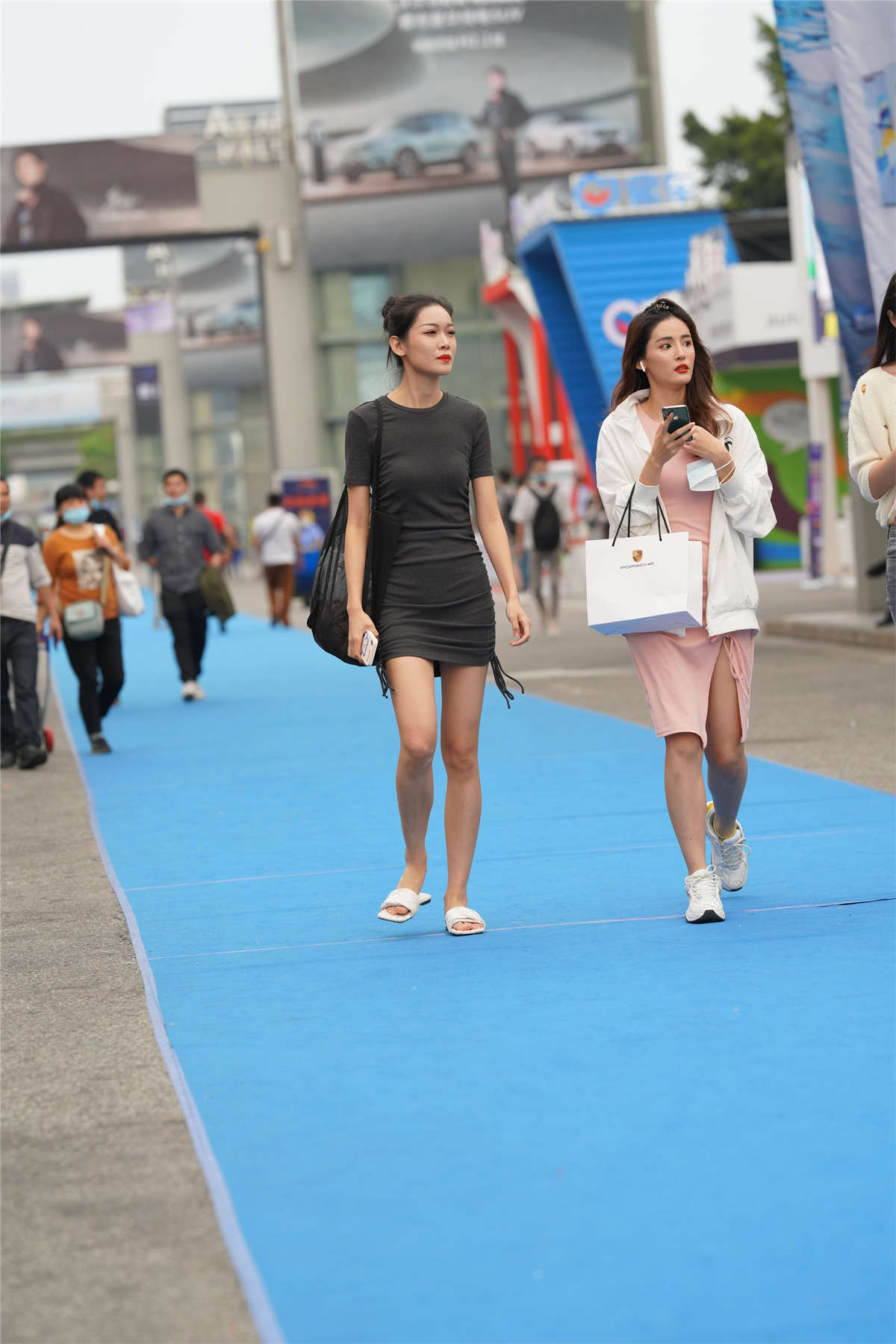 图片[2]-黑色紧身包臀裙-日更街拍