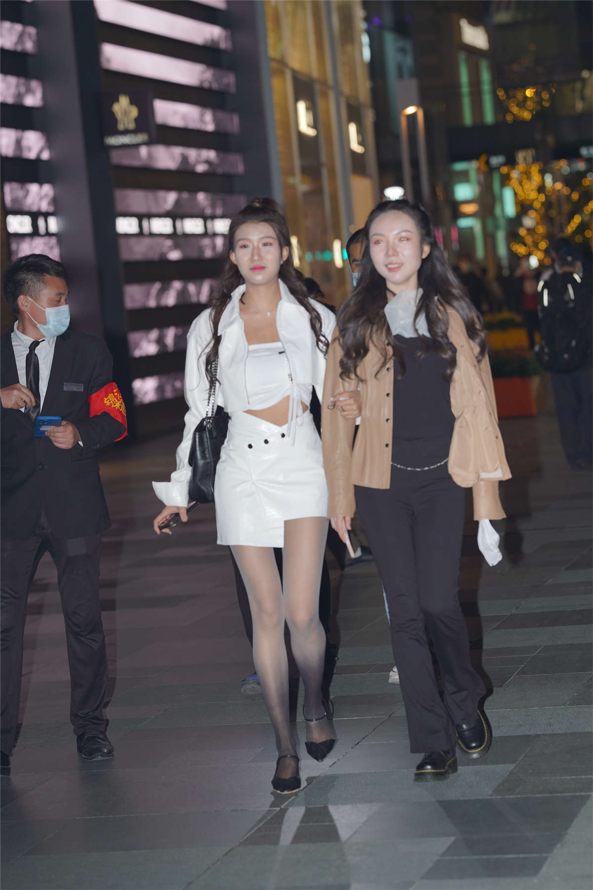 图片[2]-白色套装皮裙-日更街拍