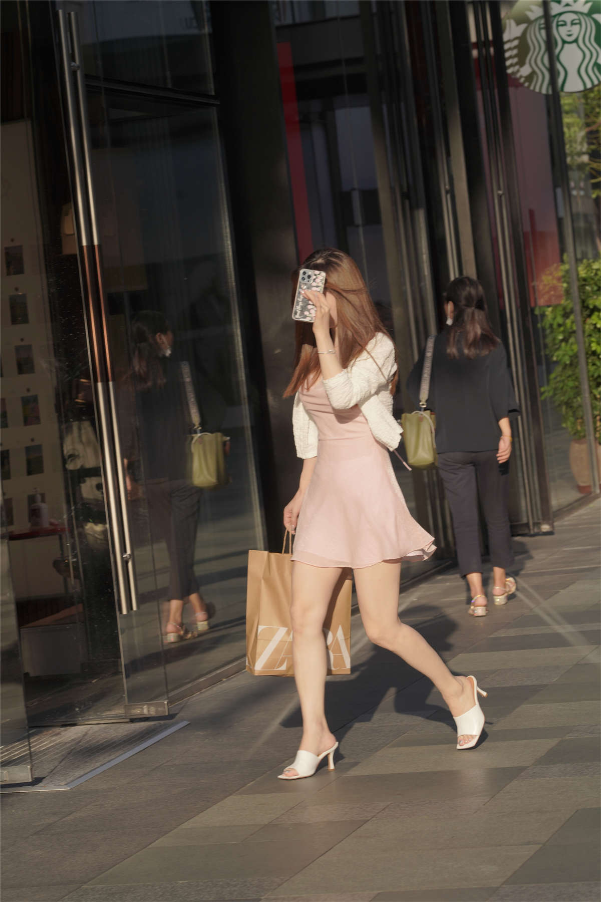 图片[2]-减龄粉色系-日更街拍