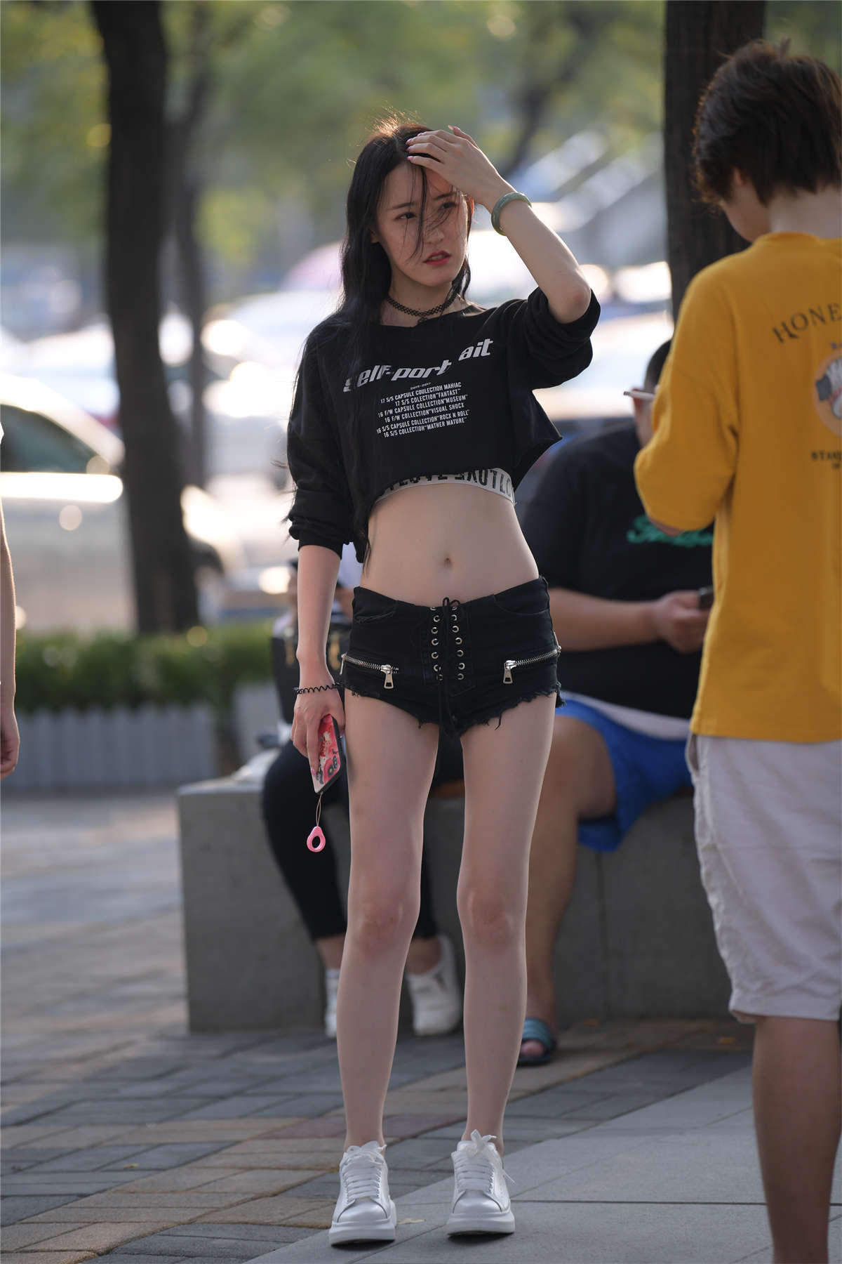 短裤T恤小蛮腰-日更街拍