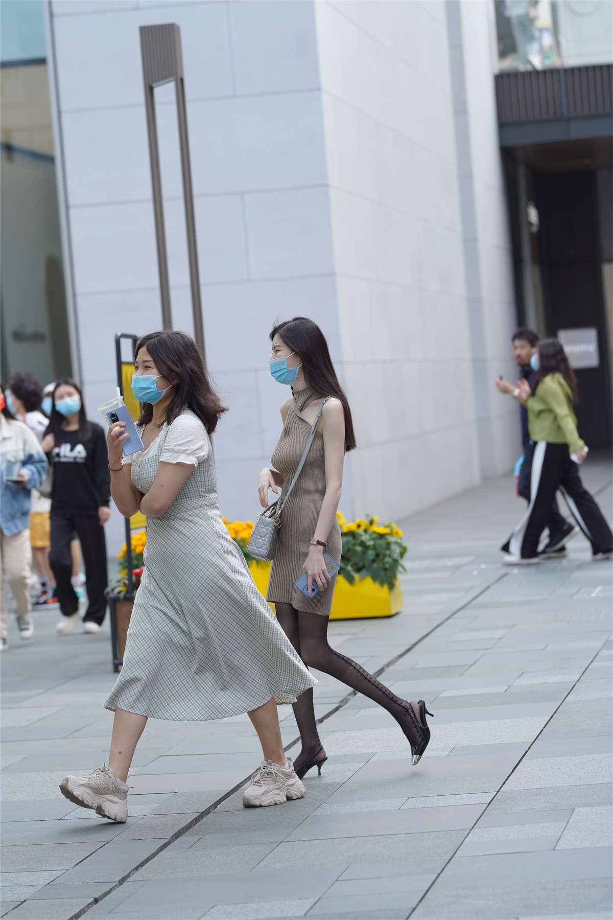 温婉气质针织裙-日更街拍