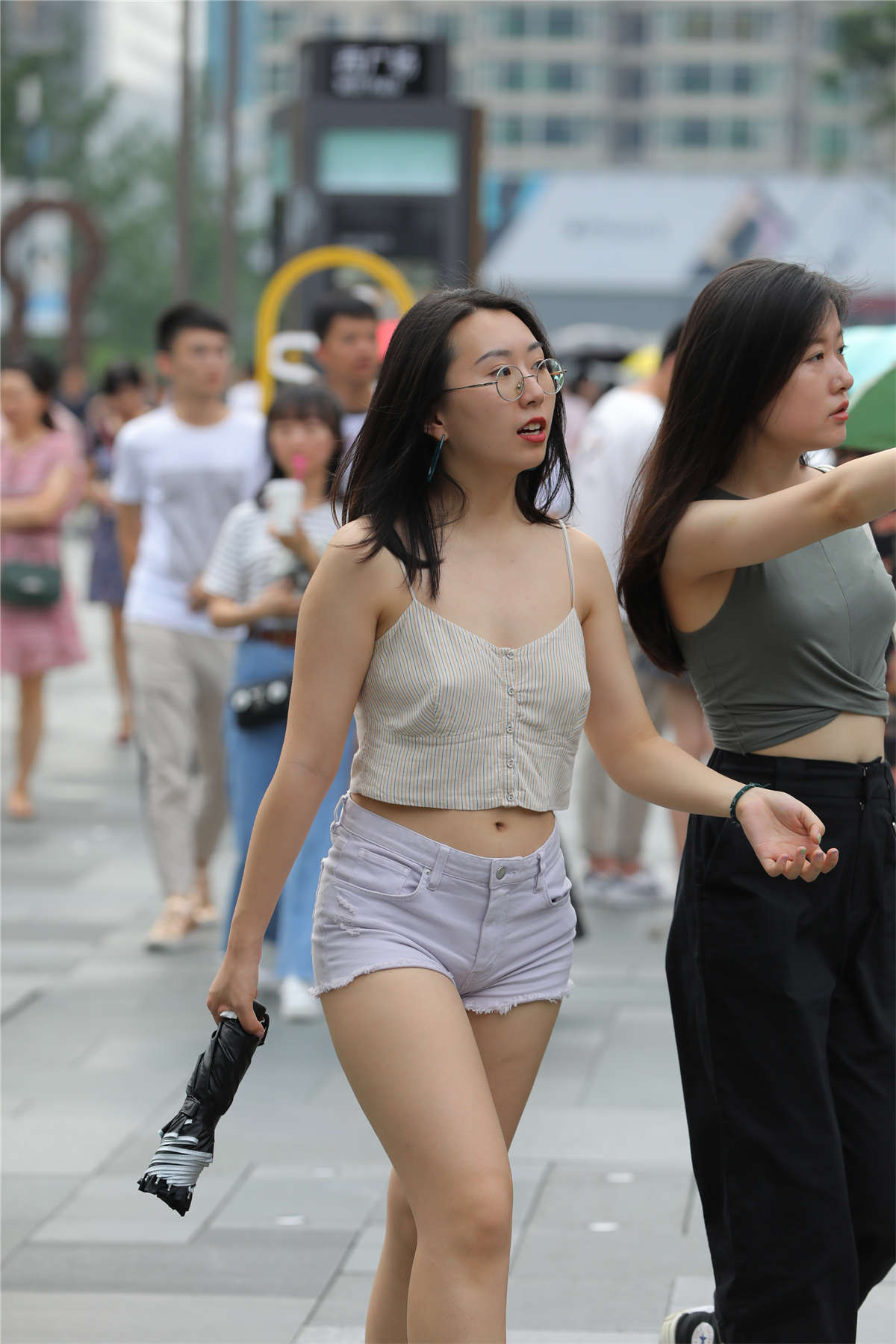 图片[2]-[魔镜原创摄影]美女,你的热裤还敢在短点吗-日更街拍