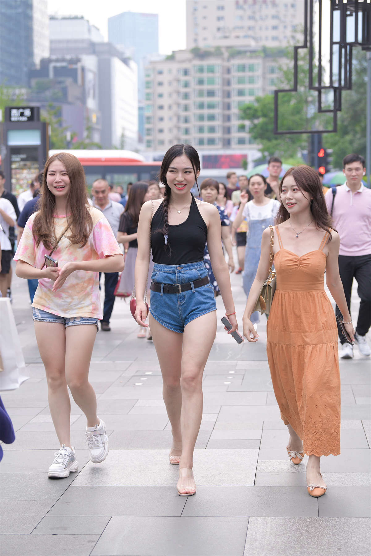 迷人高腰牛仔-日更街拍