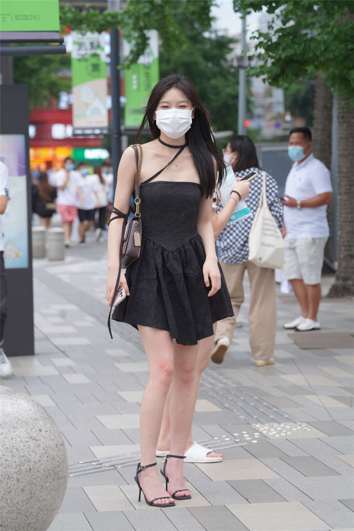 图片[2]-黑色提花美女-日更街拍