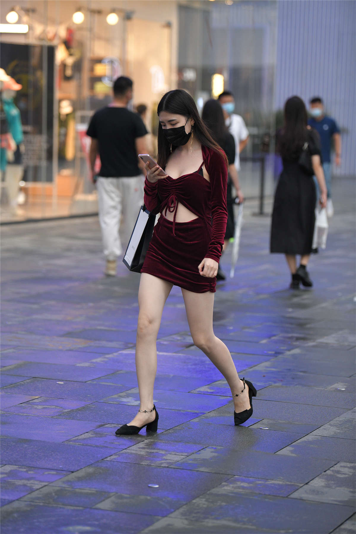 图片[2]-红裙美女-日更街拍