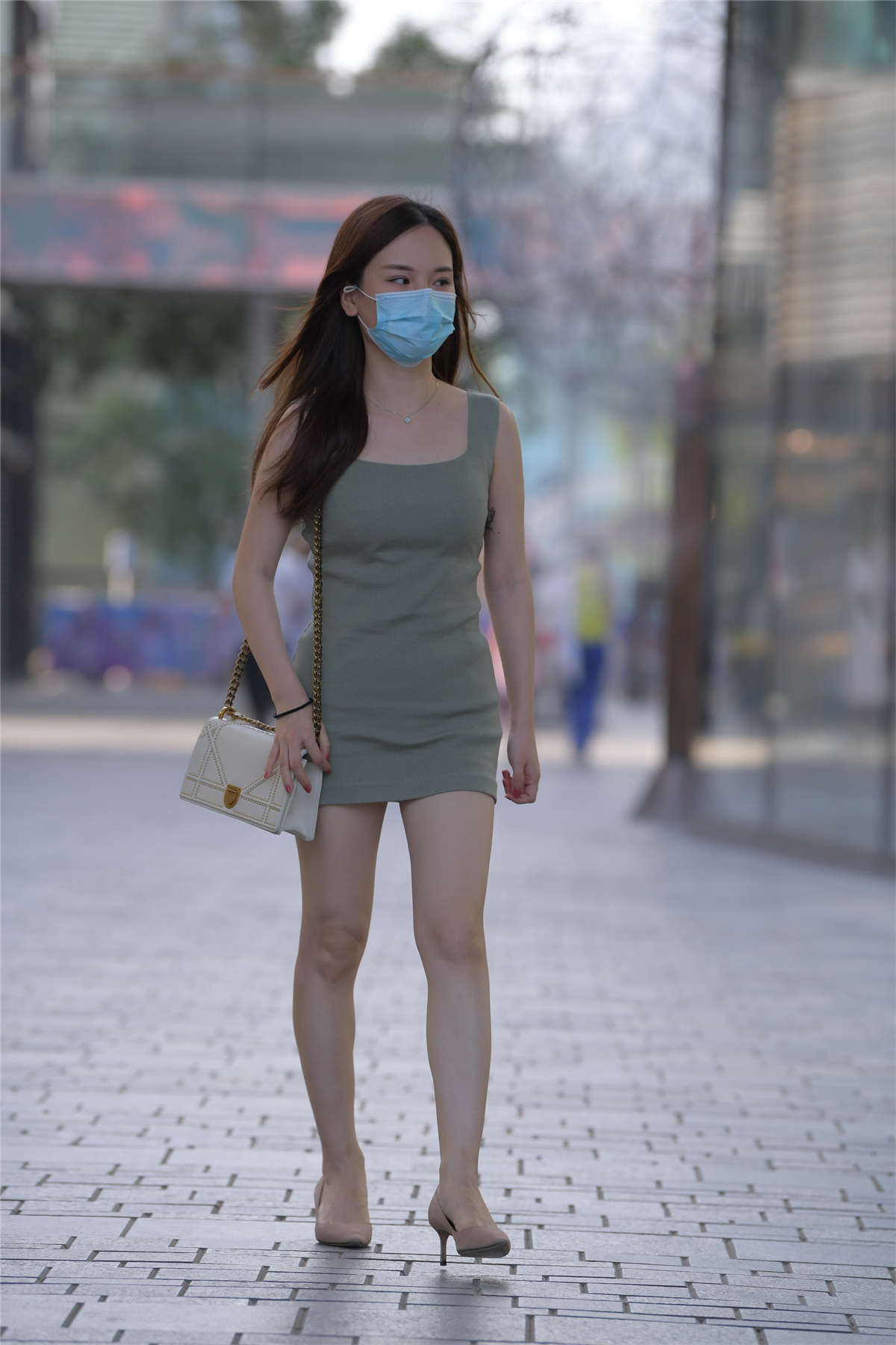 图片[2]-连体包臀裙妹子-日更街拍