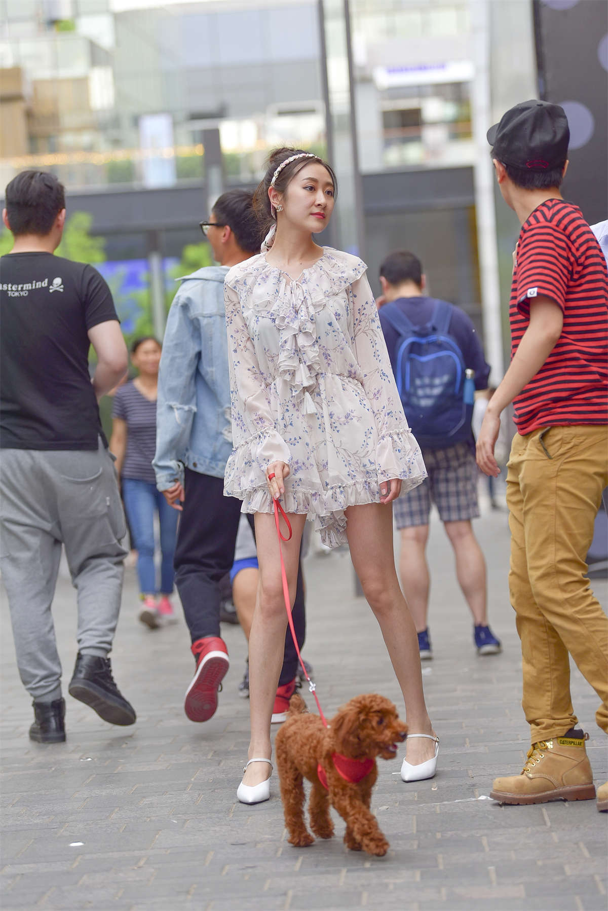 图片[2]-[魔镜原创摄影]包臀碎花裙美女-日更街拍