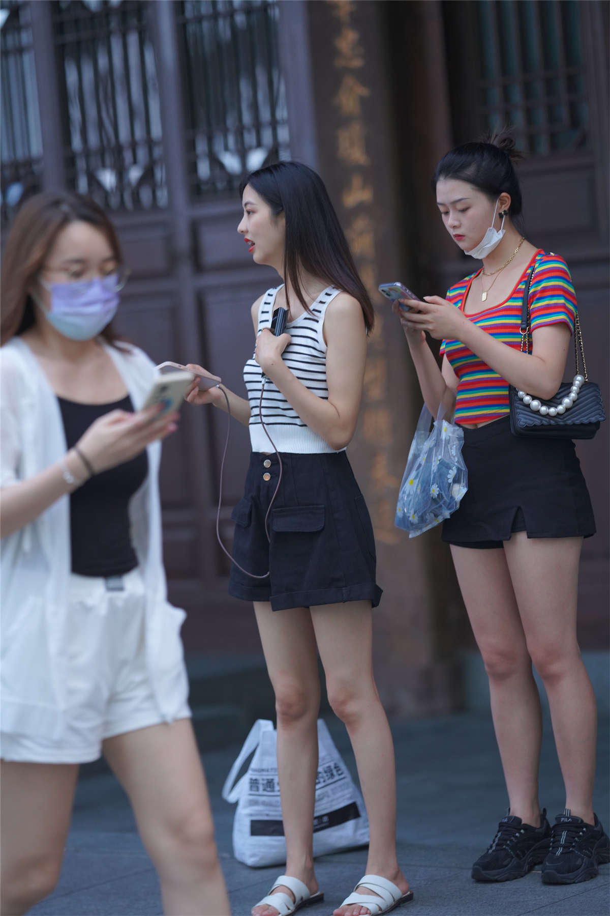 图片[2]-可爱短裙小妹-日更街拍