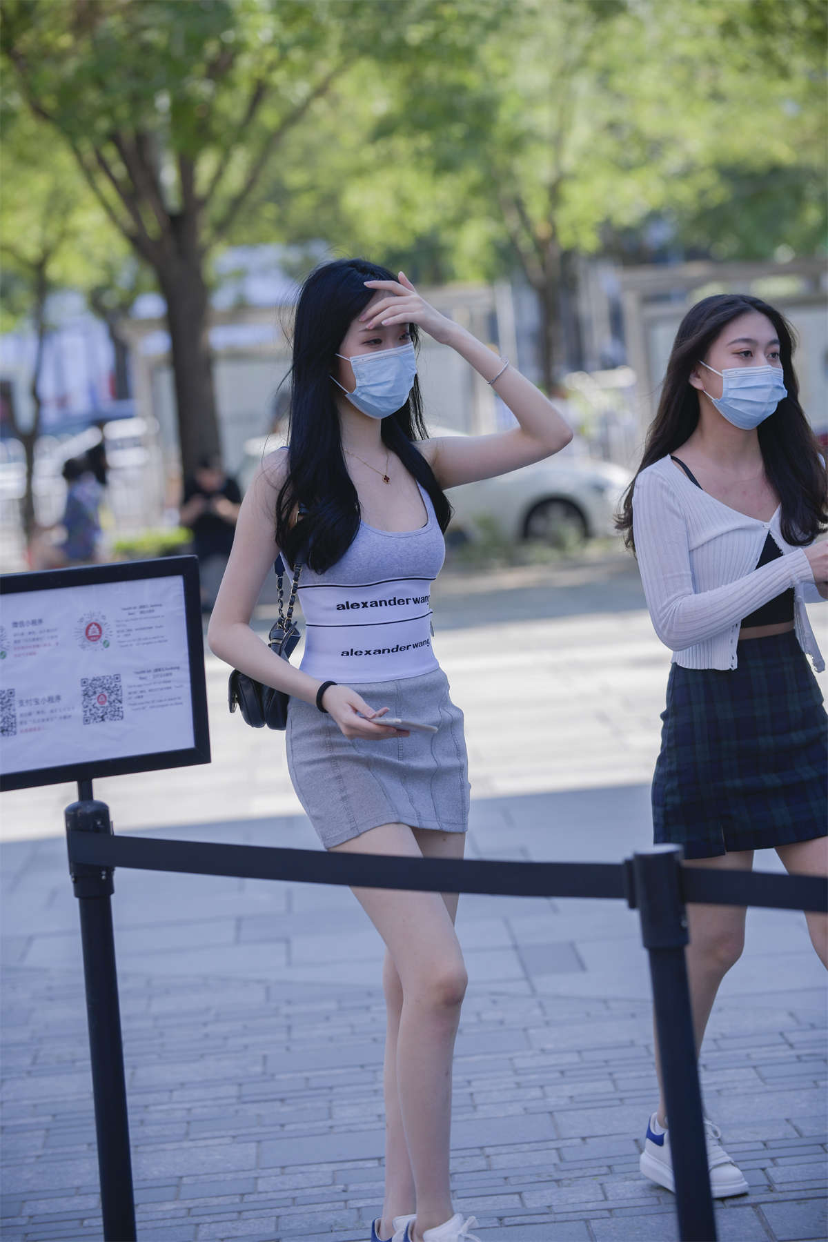 图片[2]-修身抹胸包臀裙-日更街拍