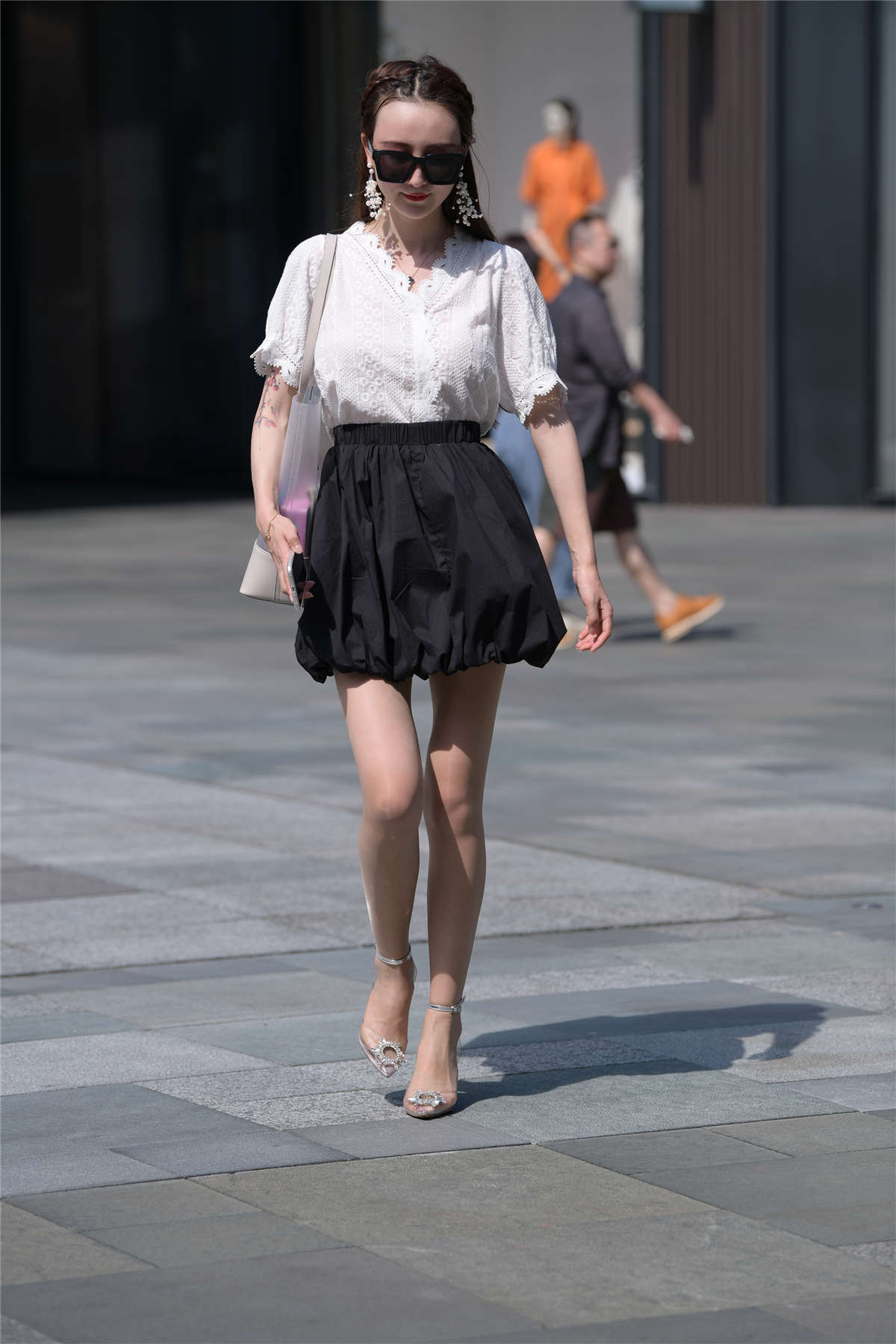 图片[2]-黑白搭配短裙-日更街拍