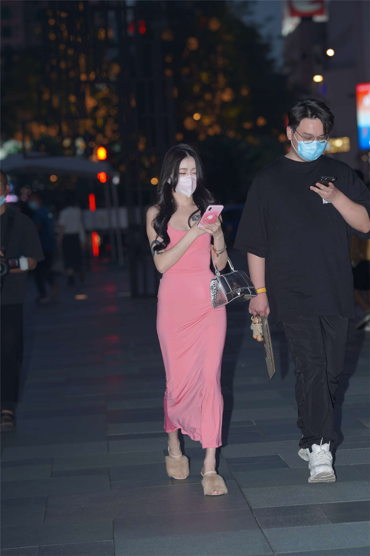 图片[2]-魅力粉色长裙-日更街拍