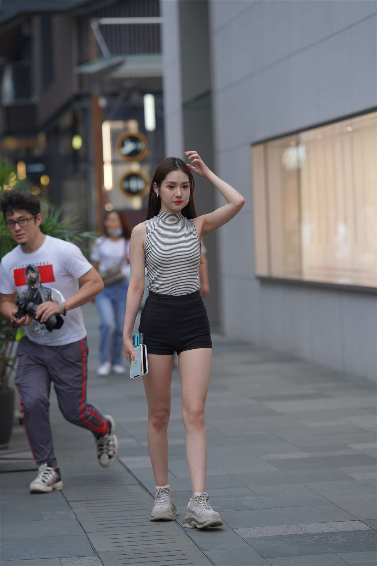 图片[2]-青春短裤运动鞋-日更街拍