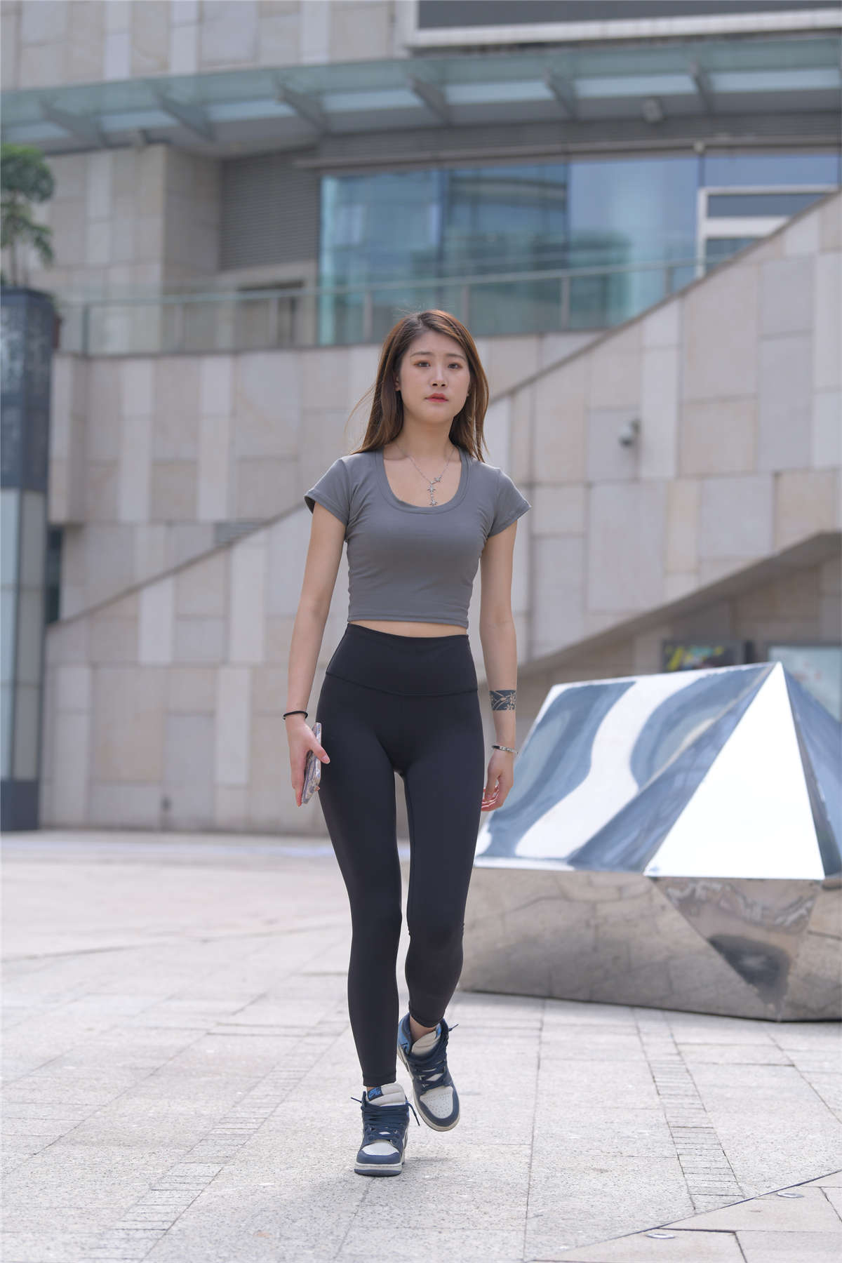 [魔镜原创摄影]一始街拍作品 脾气不好的女孩-日更街拍