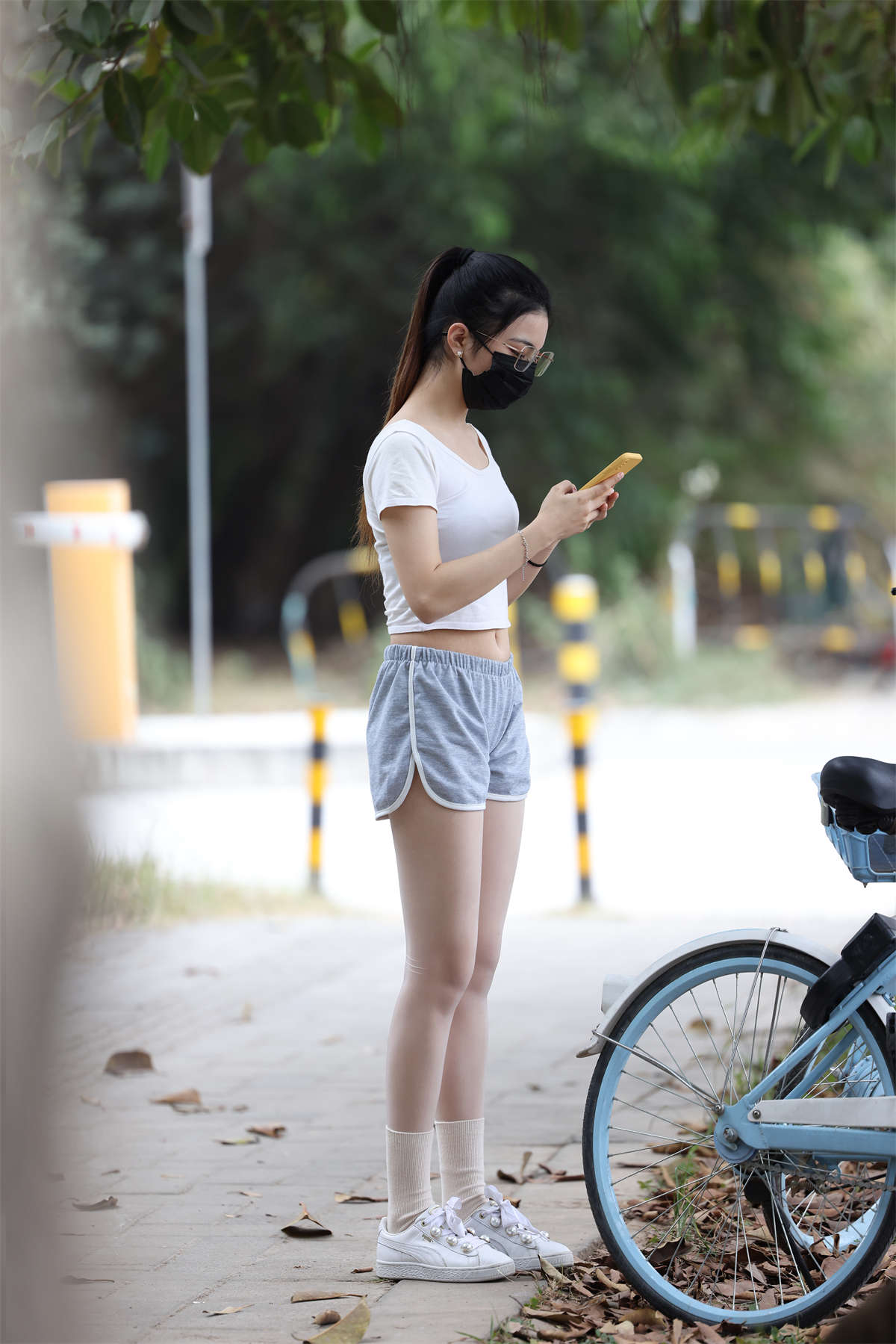 [魔镜原创摄影]辉辉街拍作品 大学城半日游遇见骑单车的女学生-日更街拍