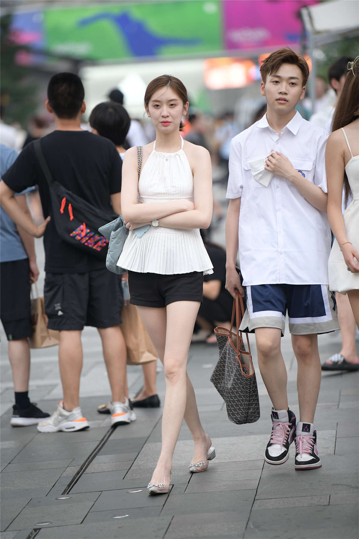 图片[2]-帅气黑白搭配美女-日更街拍