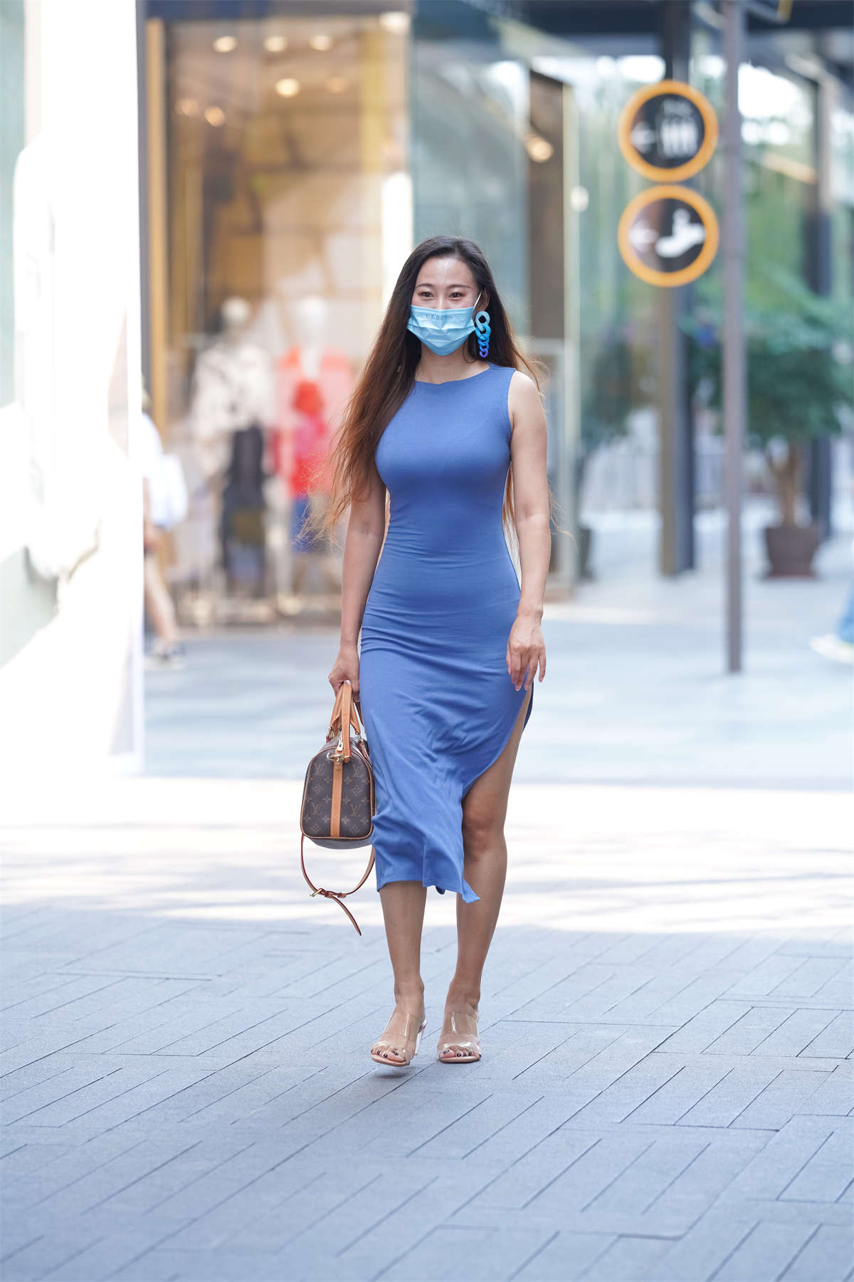 图片[2]-蓝色修身长裙-日更街拍