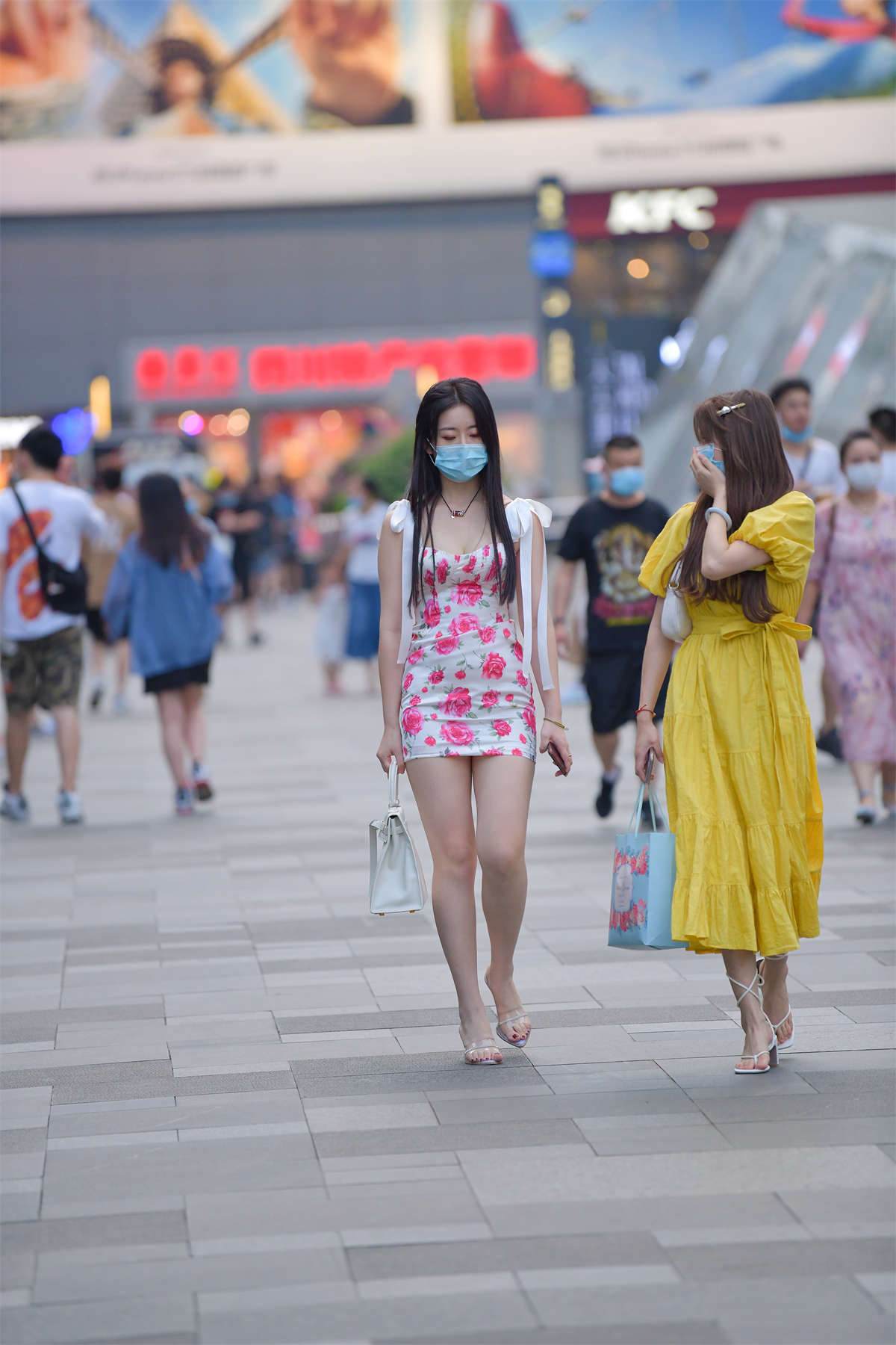 图片[2]-粉色碎花连衣裙-日更街拍