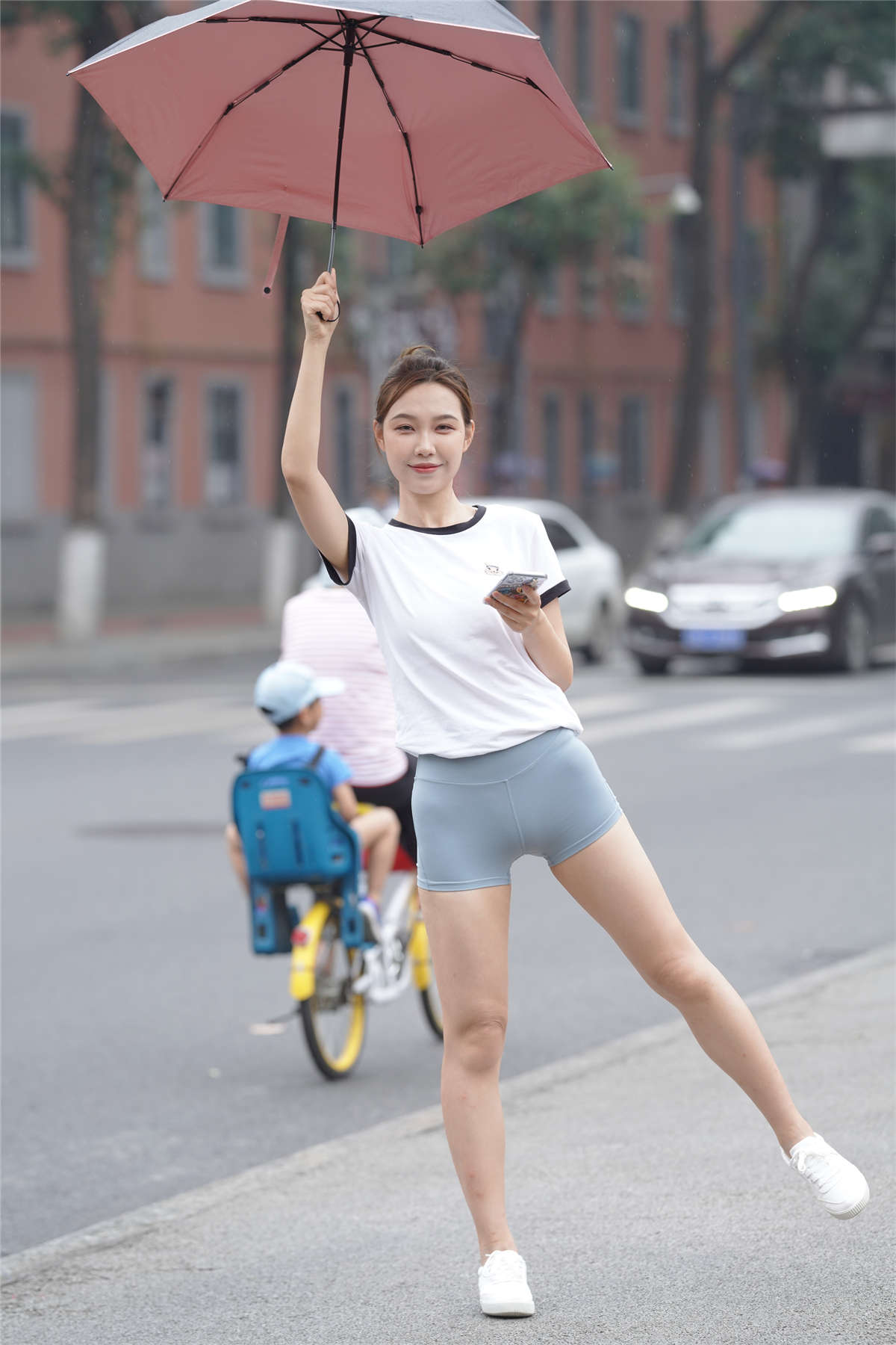 [魔镜原创摄影]kaine模拍作品 心爱的雾霾蓝热裤女孩-日更街拍