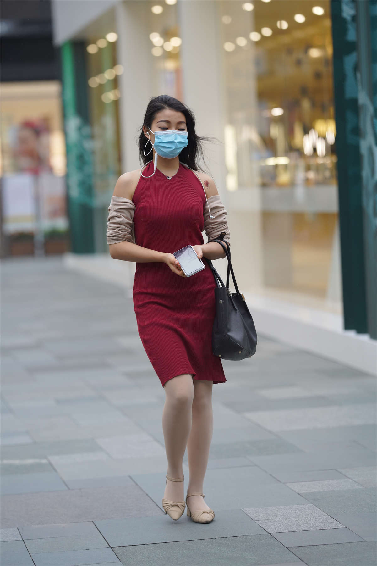 图片[2]-亮眼红色针织裙-日更街拍