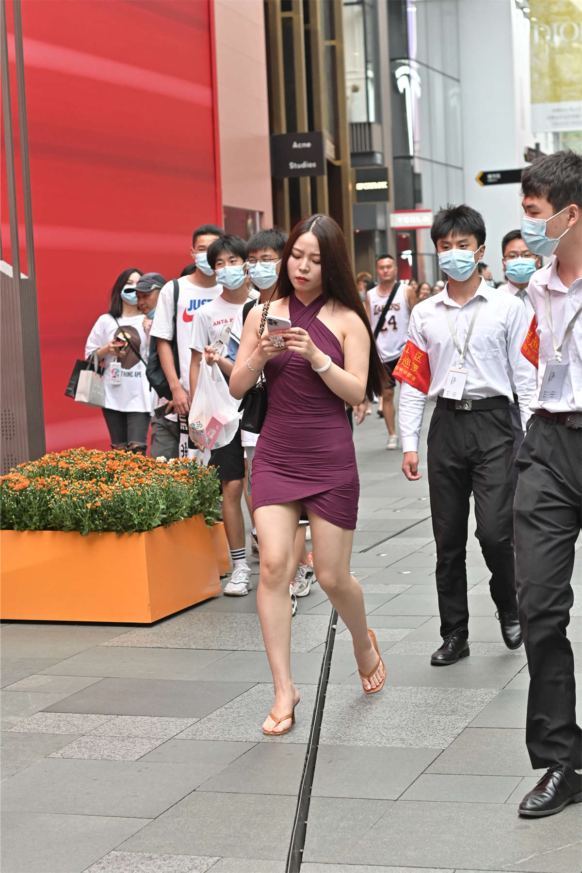 图片[2]-气质紫色修身裙-日更街拍