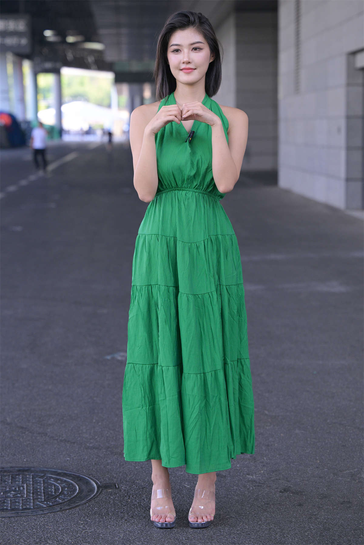 图片[2]-果绿色长裙-日更街拍