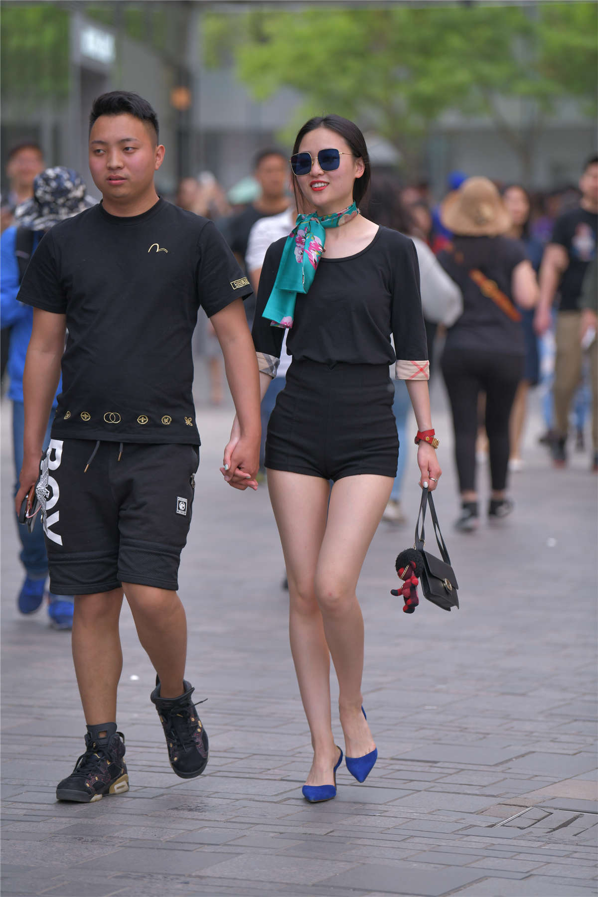 图片[2]-黑色高腰短裤-日更街拍