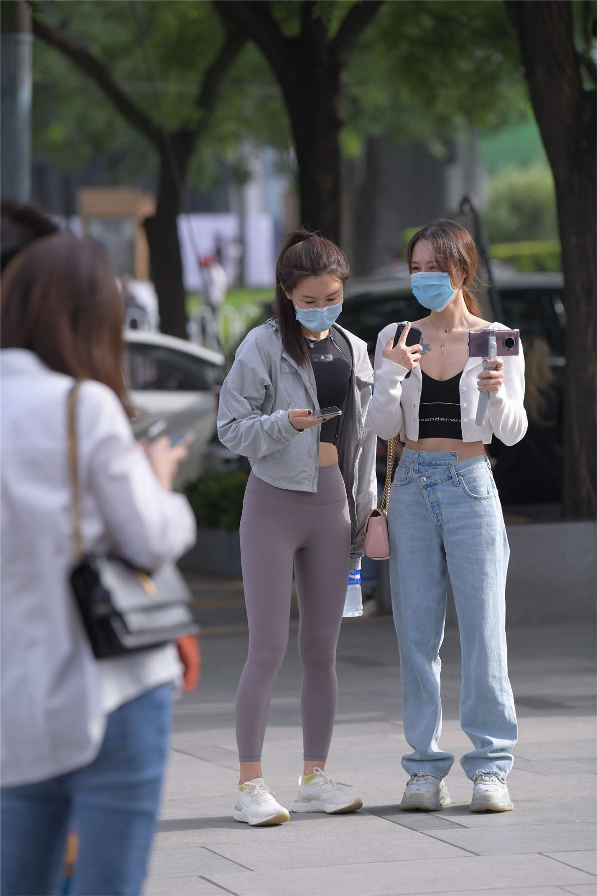 图片[2]-甜美青春姐妹-日更街拍