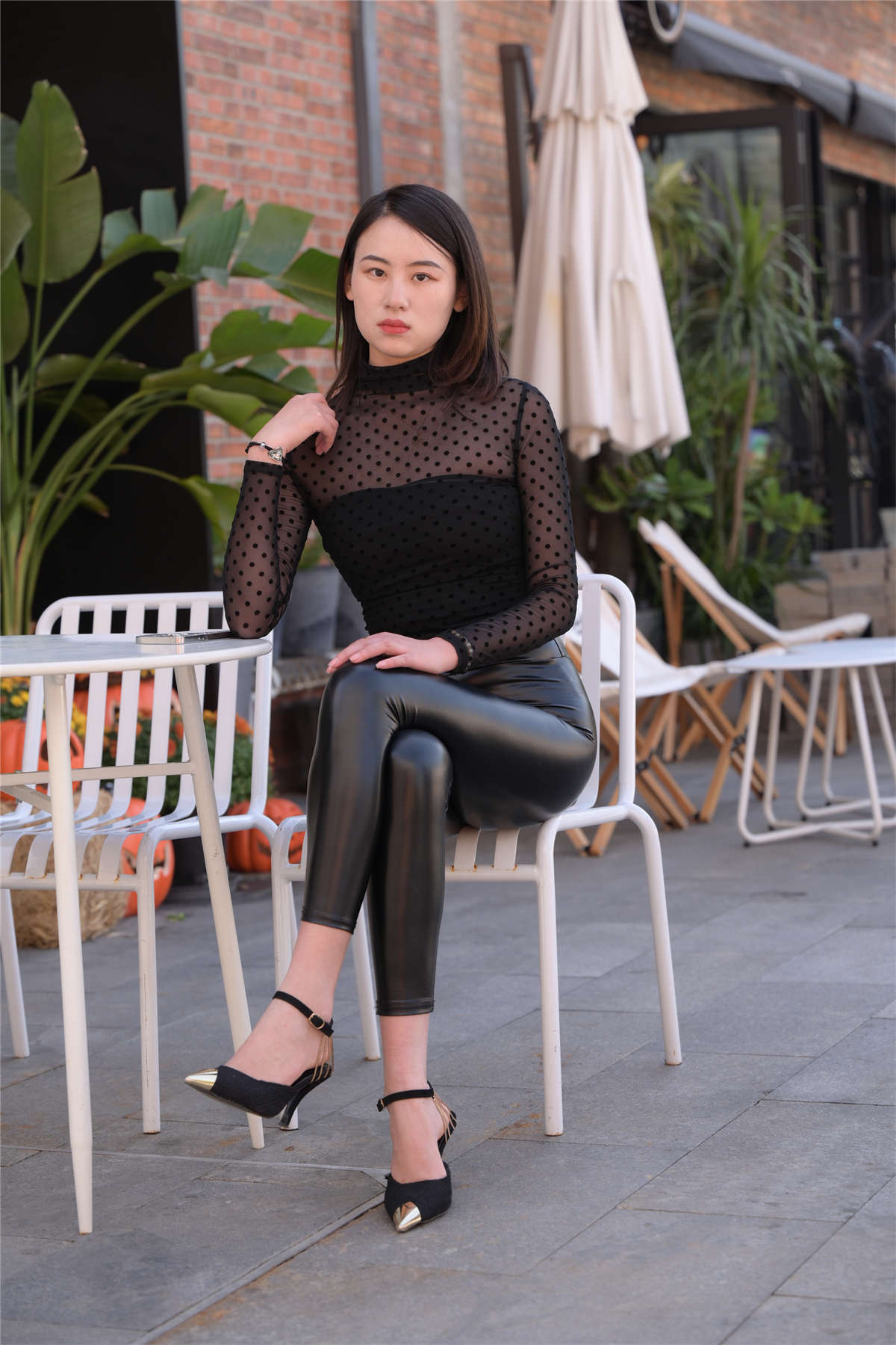 图片[2]-[魔镜原创摄影] 不吃鸡蛋街拍作品 皮裤–岑寂-日更街拍