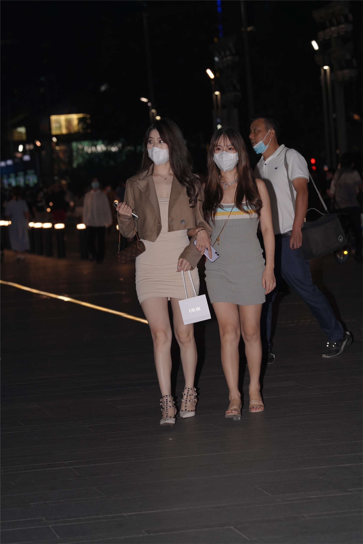 图片[2]-简约气质针织裙搭配-日更街拍