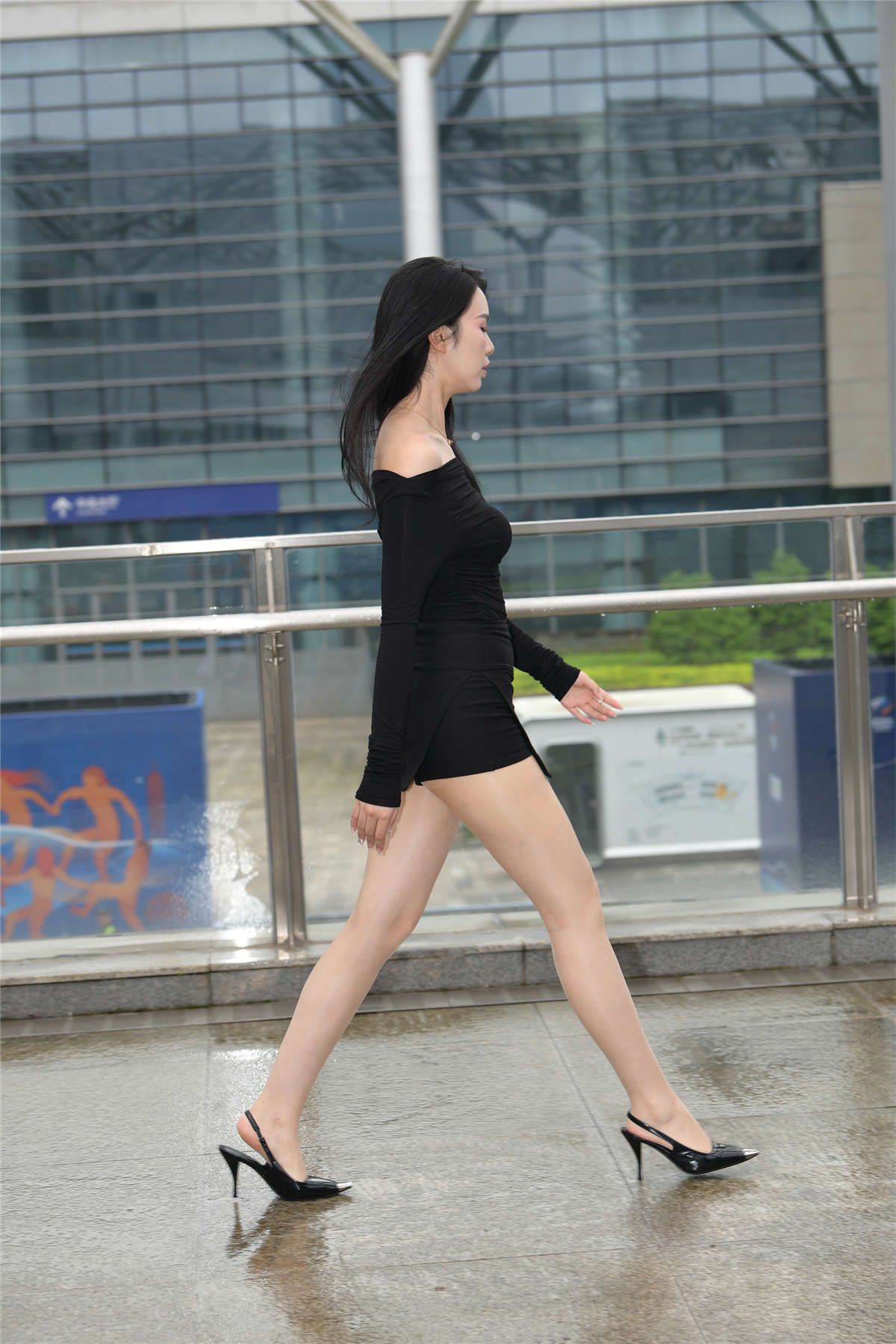 图片[2]-黑色短裙消失装-日更街拍