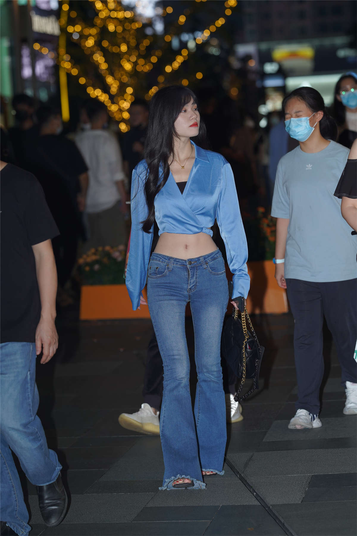 图片[2]-飒爽喇叭牛仔裤-日更街拍