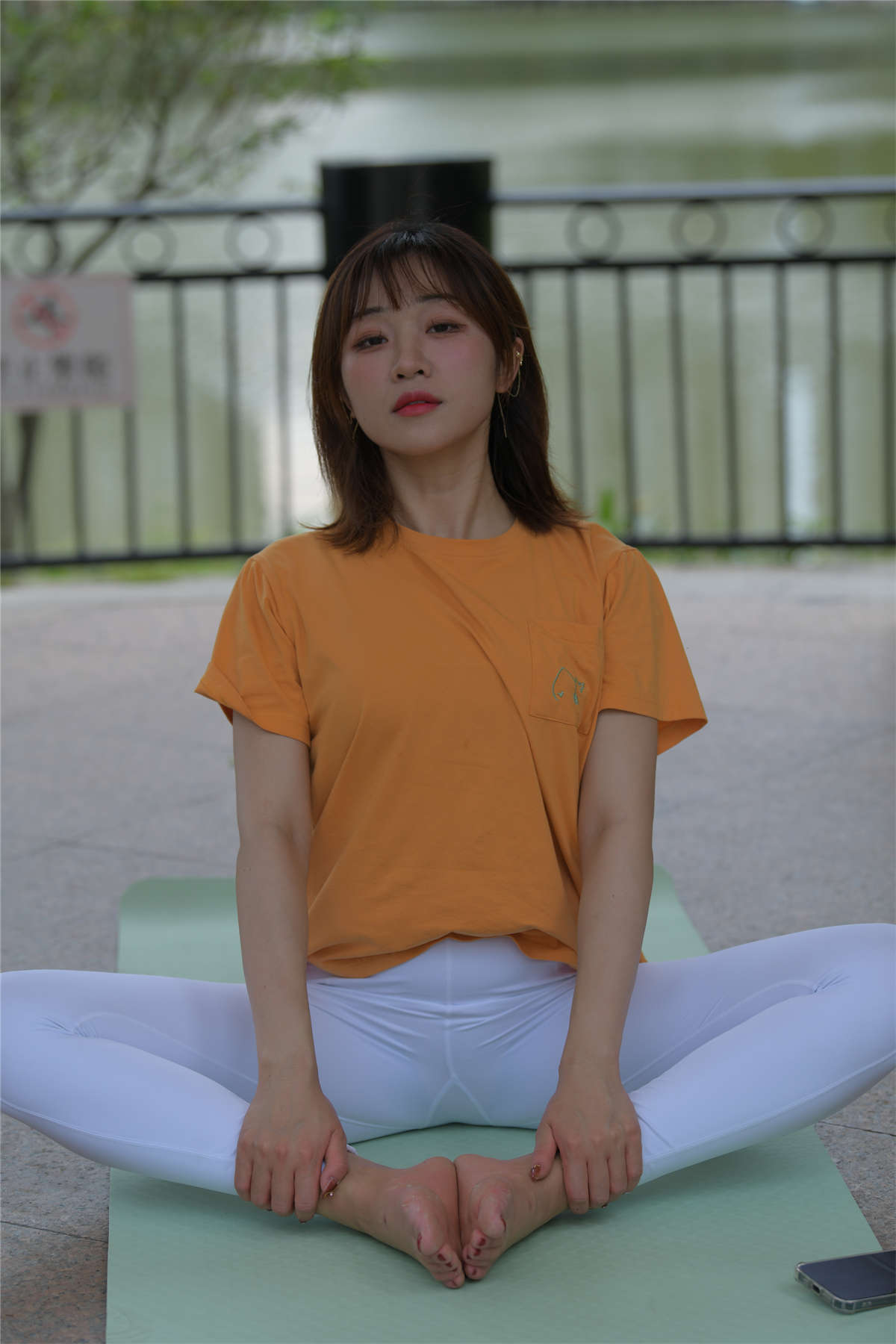 图片[2]-[魔镜原创摄影]红石摄影作品 阳光明媚的下午，她迟到了-日更街拍