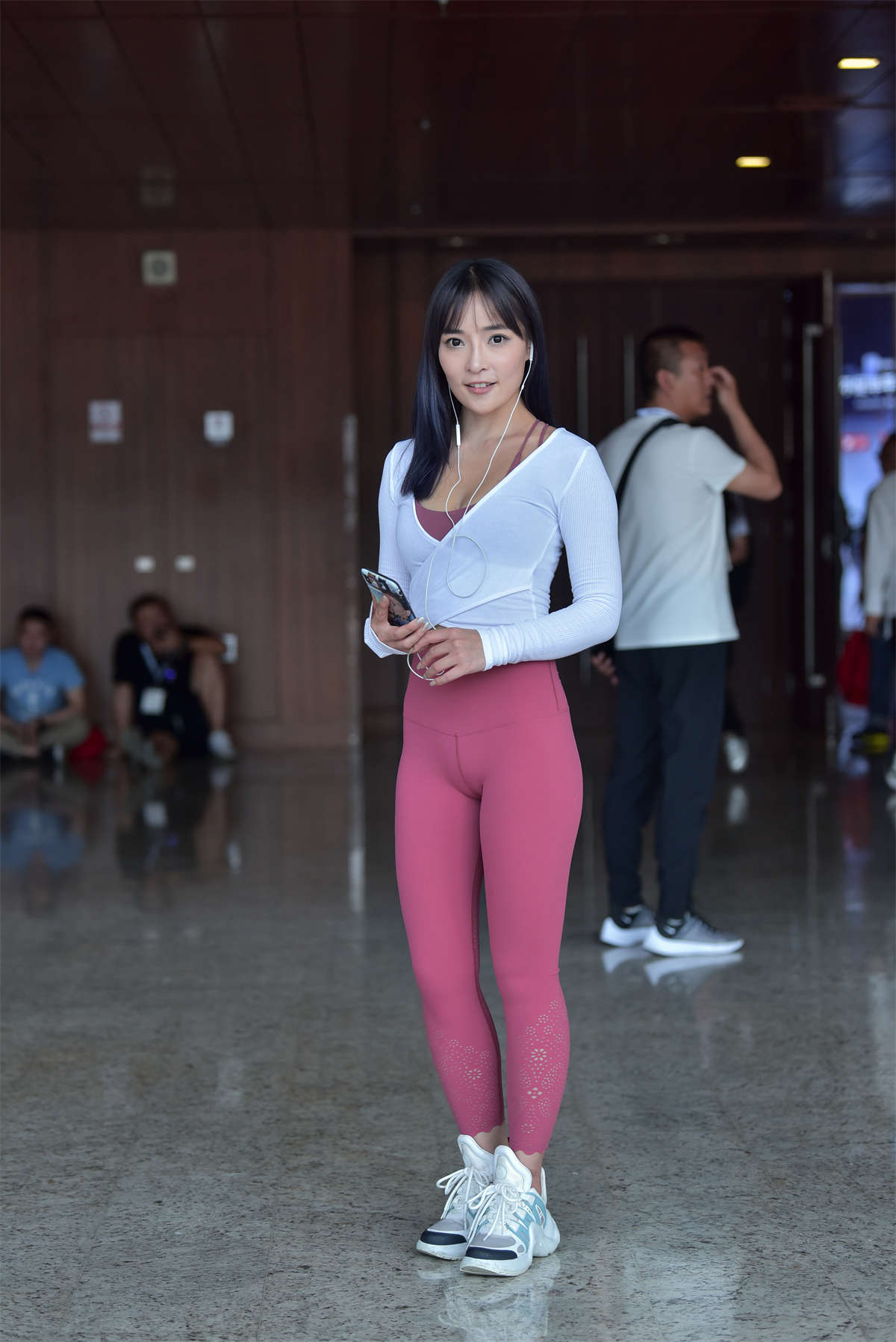 热辣甜美好身材-日更街拍