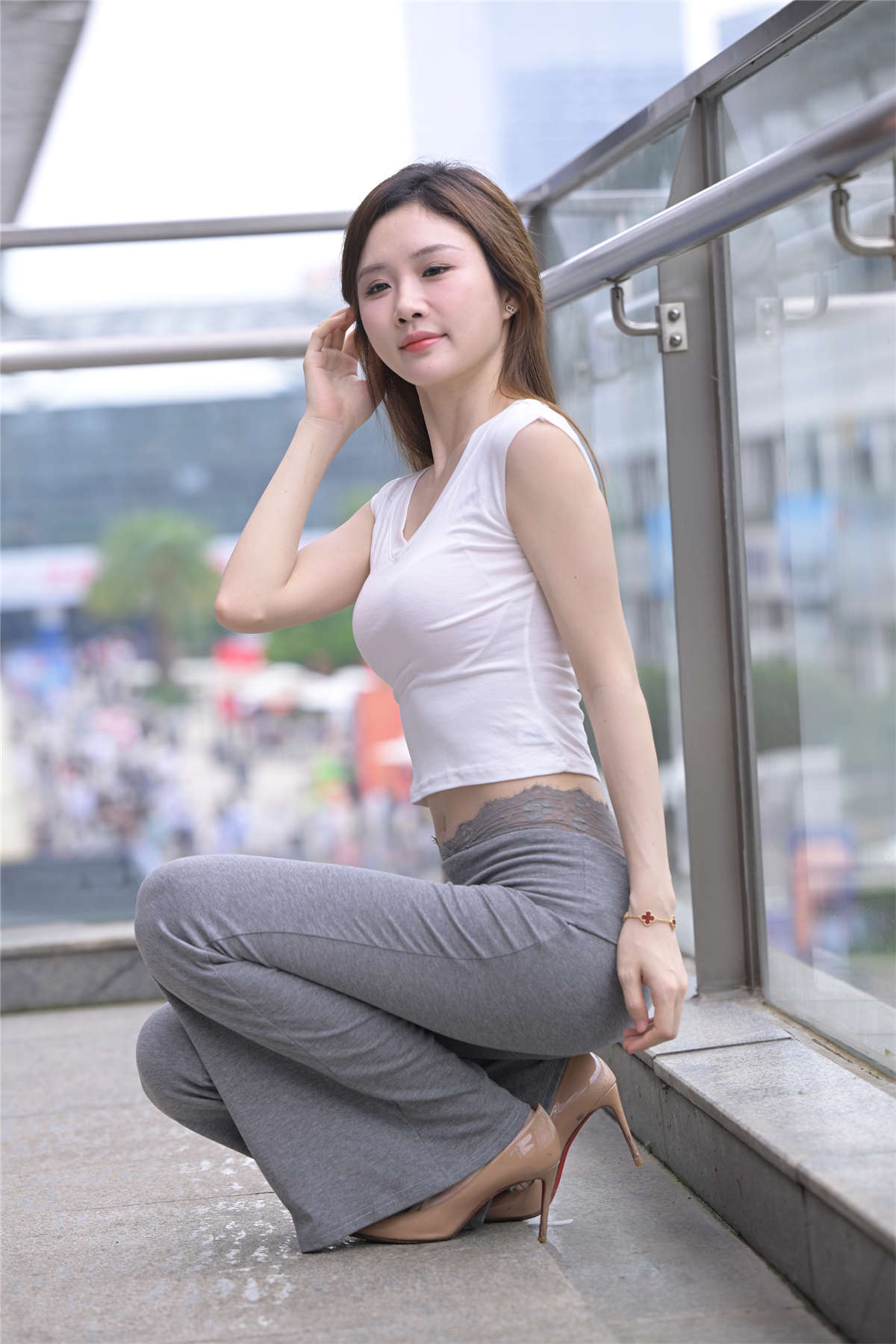 图片[2]-气质蕾丝西裤-日更街拍