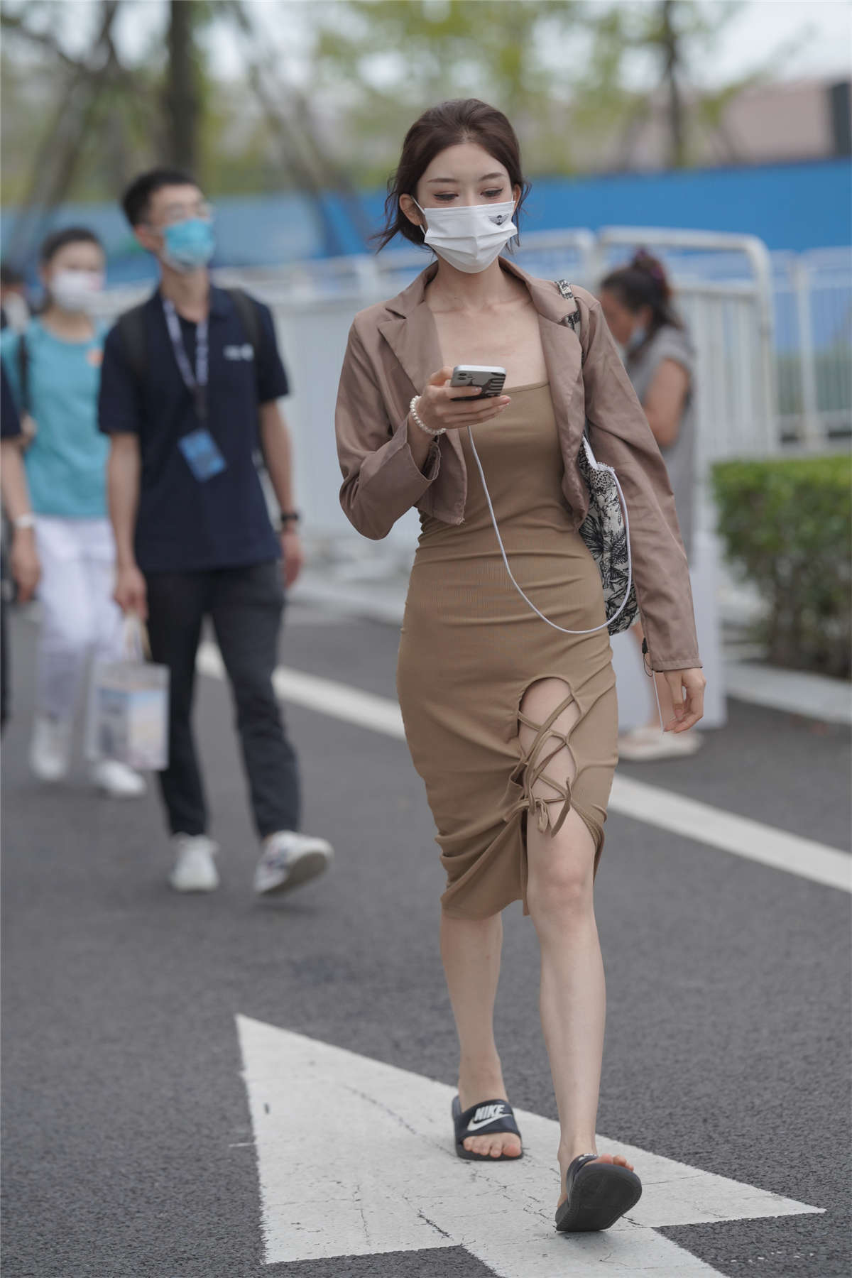 气质针织裙-日更街拍